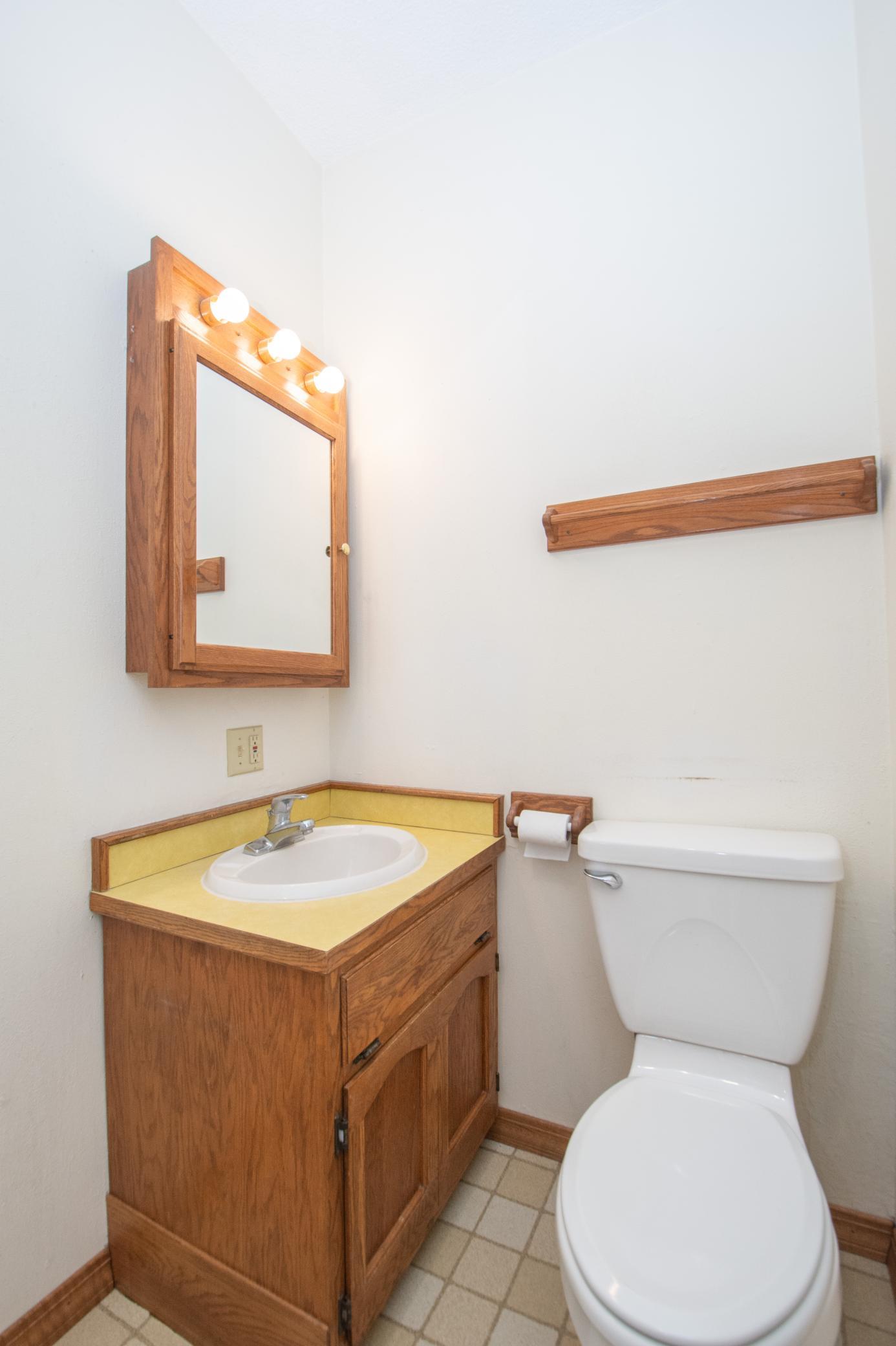 204 3rd Avenue E Property Photo 44