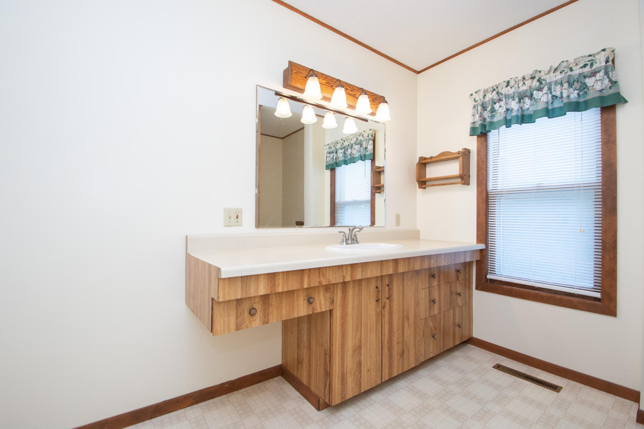 204 3rd Avenue E Property Photo 58