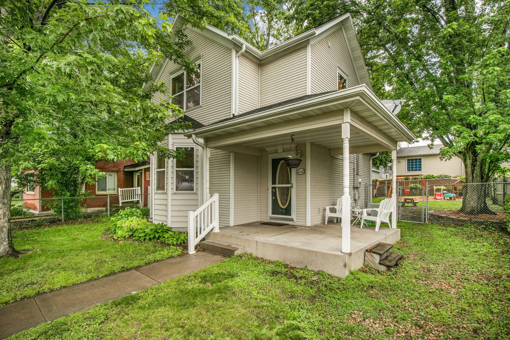 212 3rd Avenue N Property Photo 1