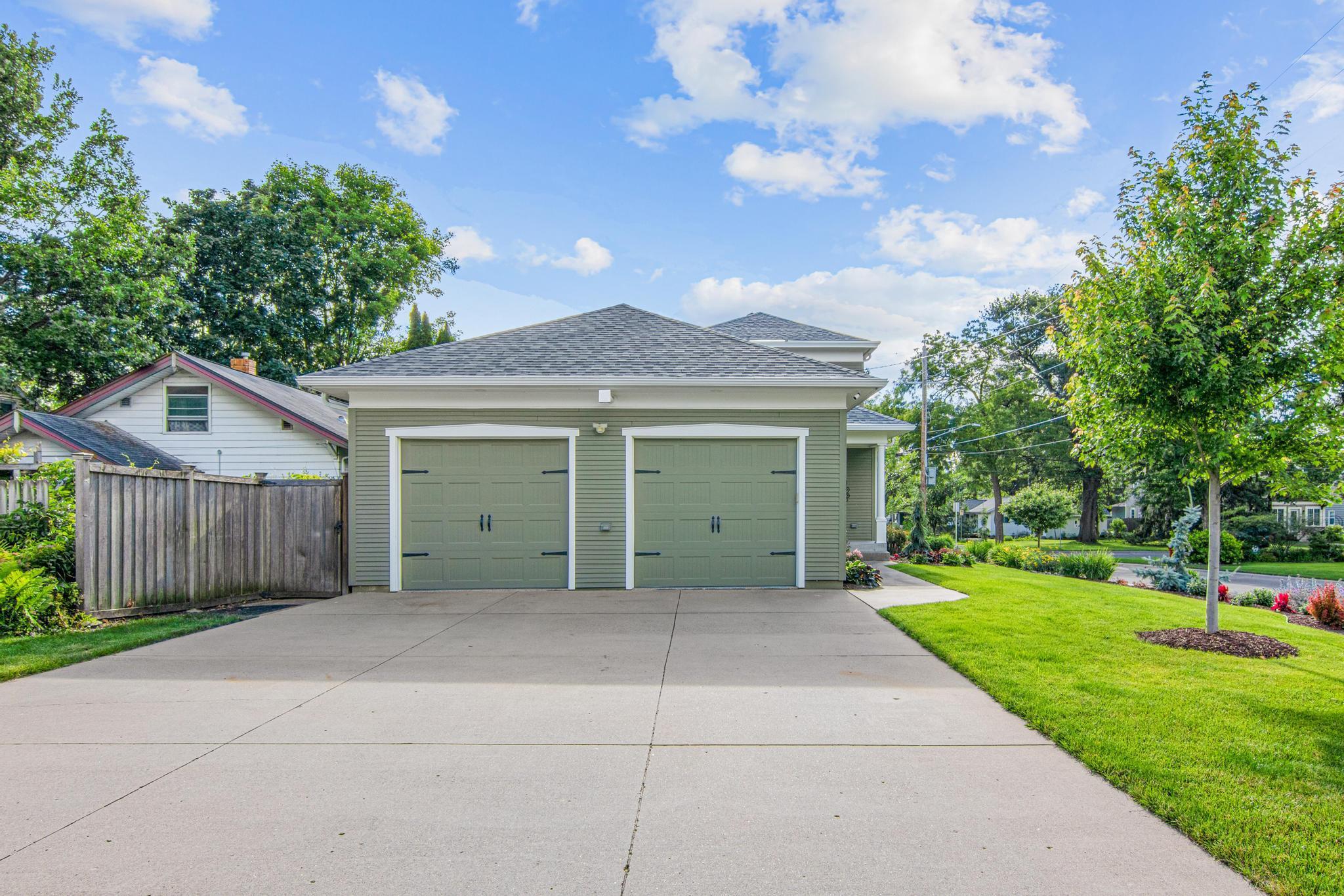 4930 Morehead Avenue Property Photo 49
