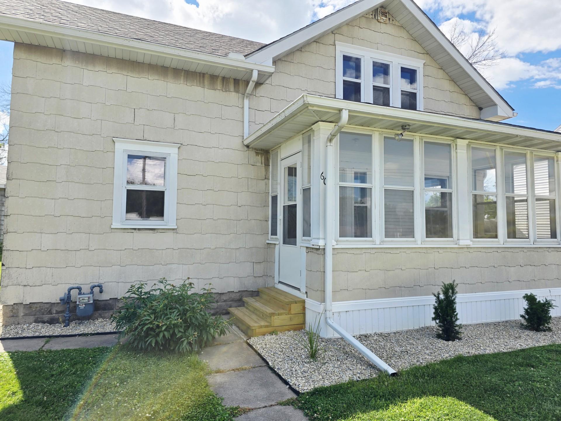 606 5th Place Se Property Photo 1