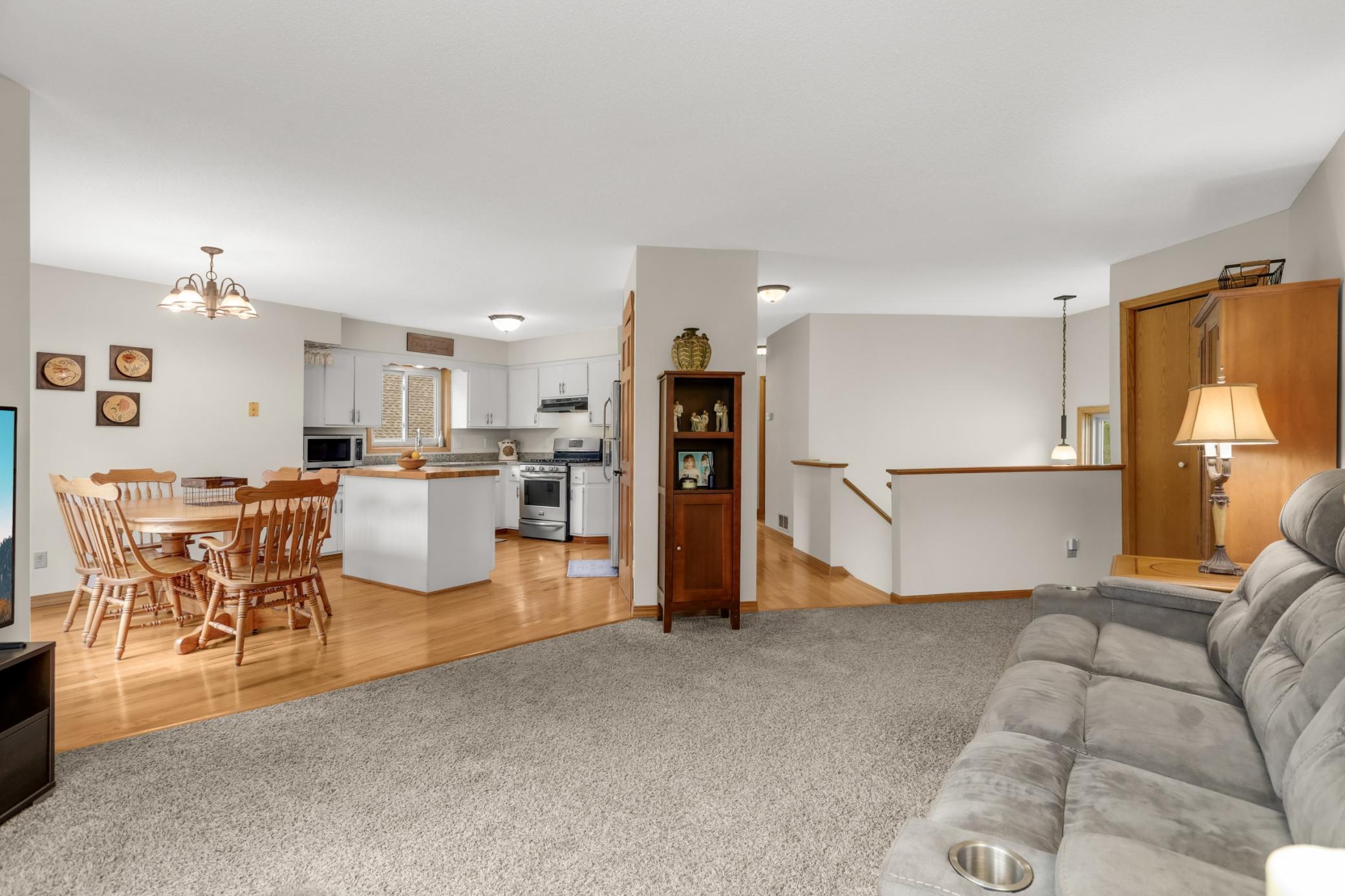 5932 Hillcrest Road Property Photo 6