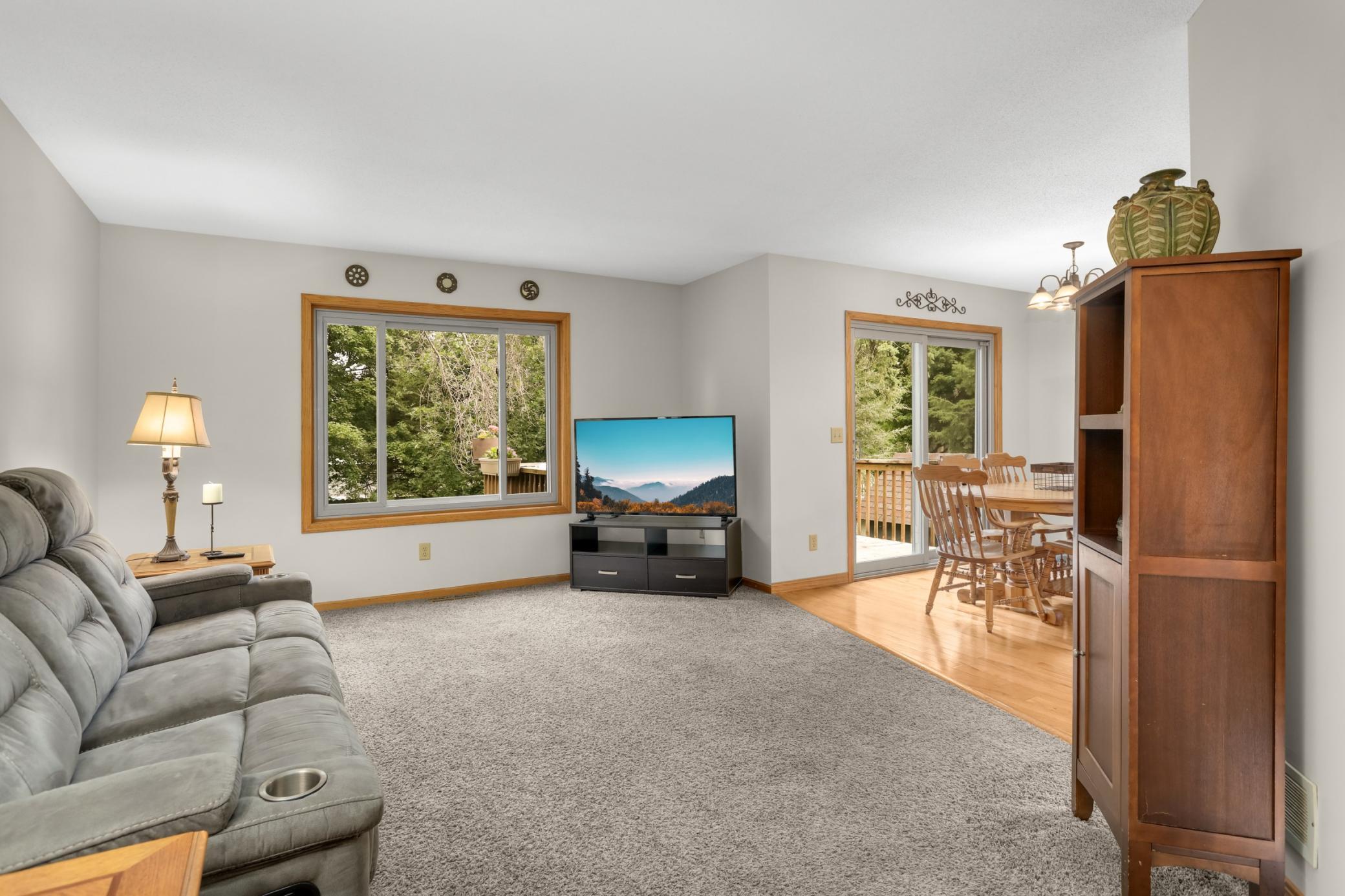 5932 Hillcrest Road Property Photo 7