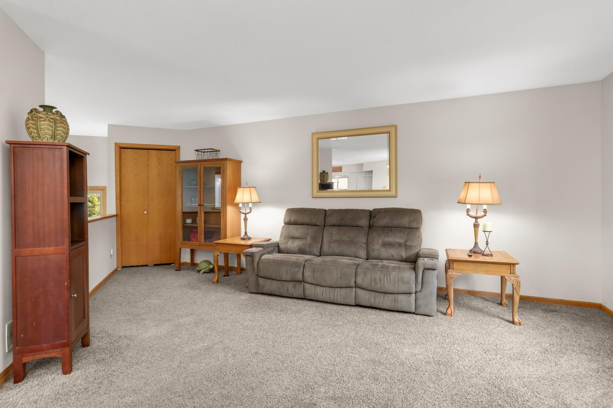 5932 Hillcrest Road Property Photo 8