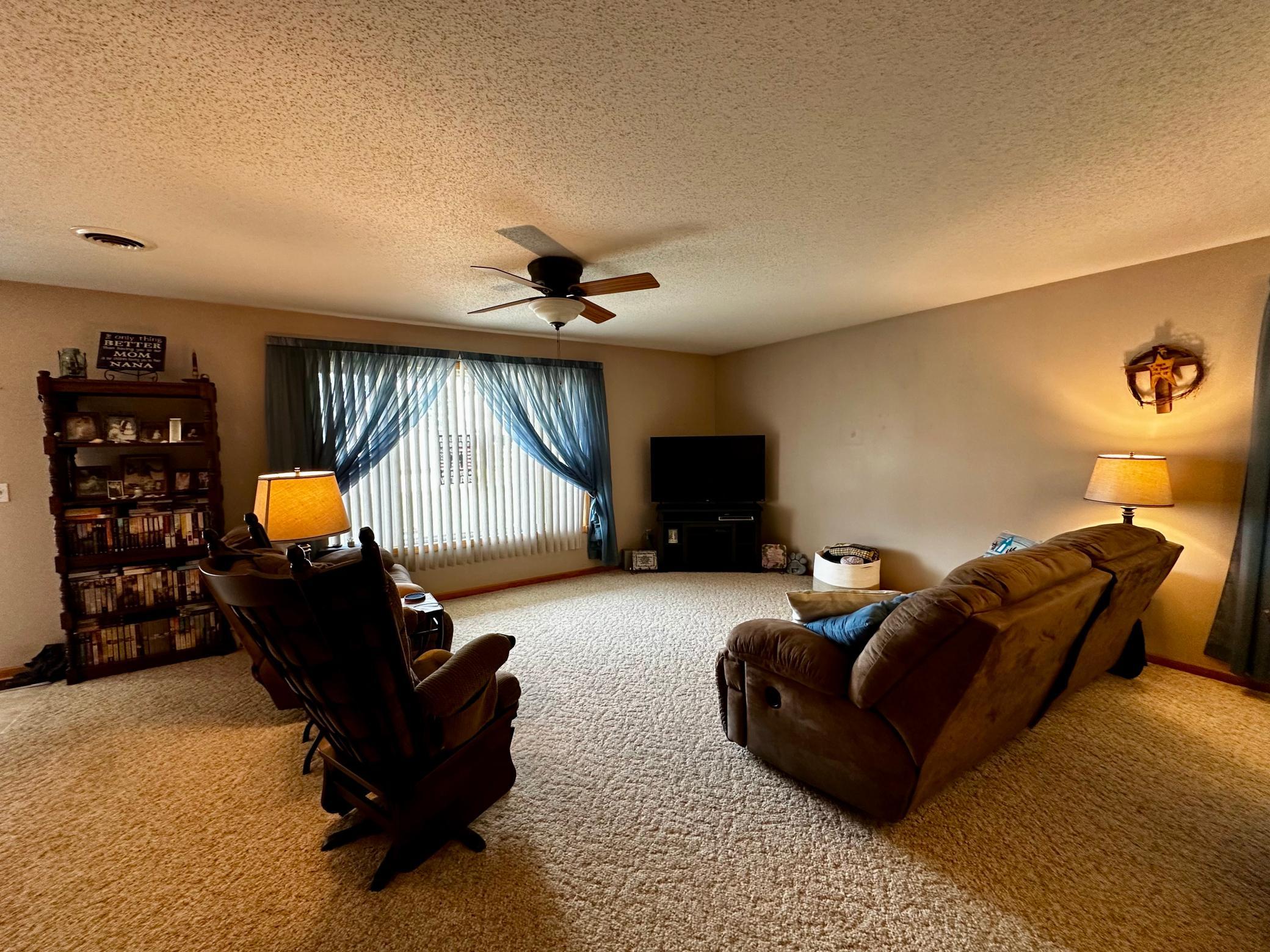 305 E Fillmore Property Photo 3
