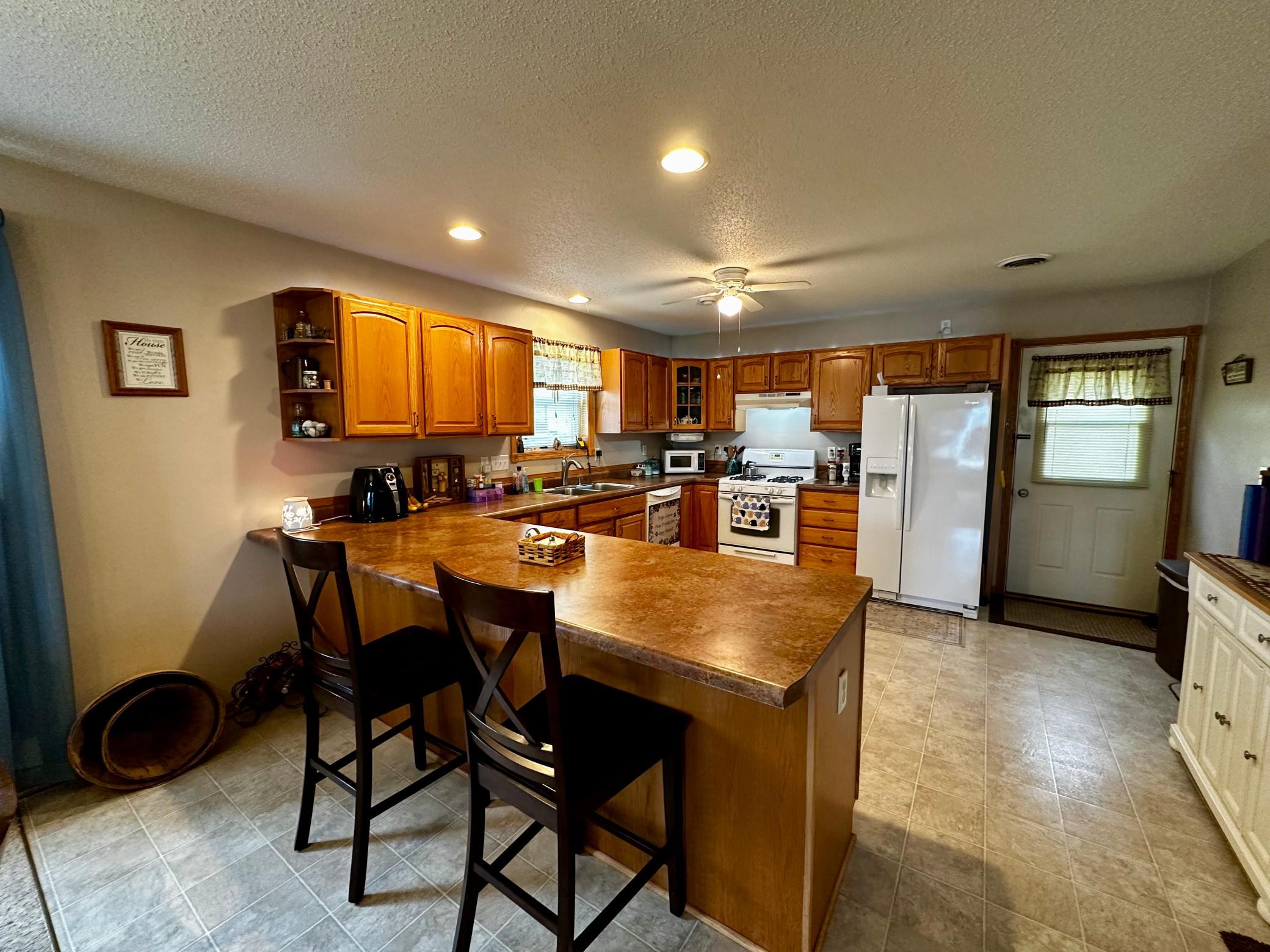 305 E Fillmore Property Photo 6