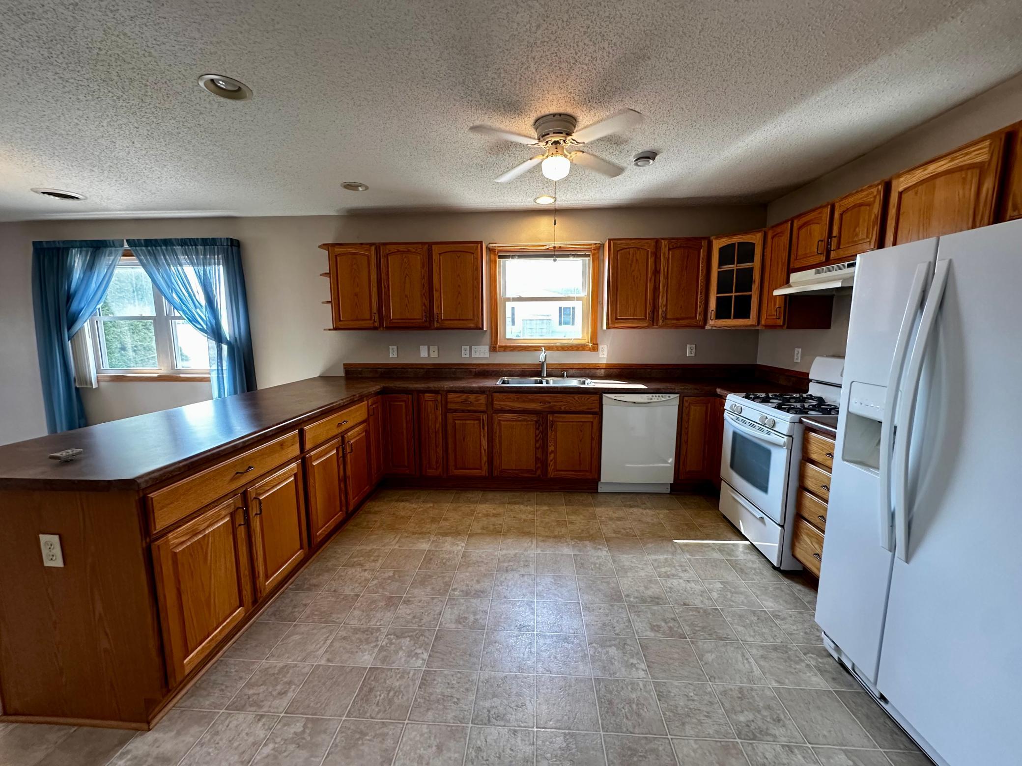 305 E Fillmore Property Photo 7