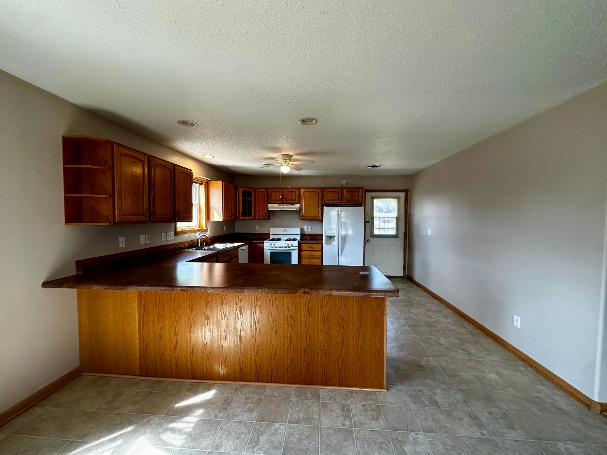 305 E Fillmore Property Photo 8