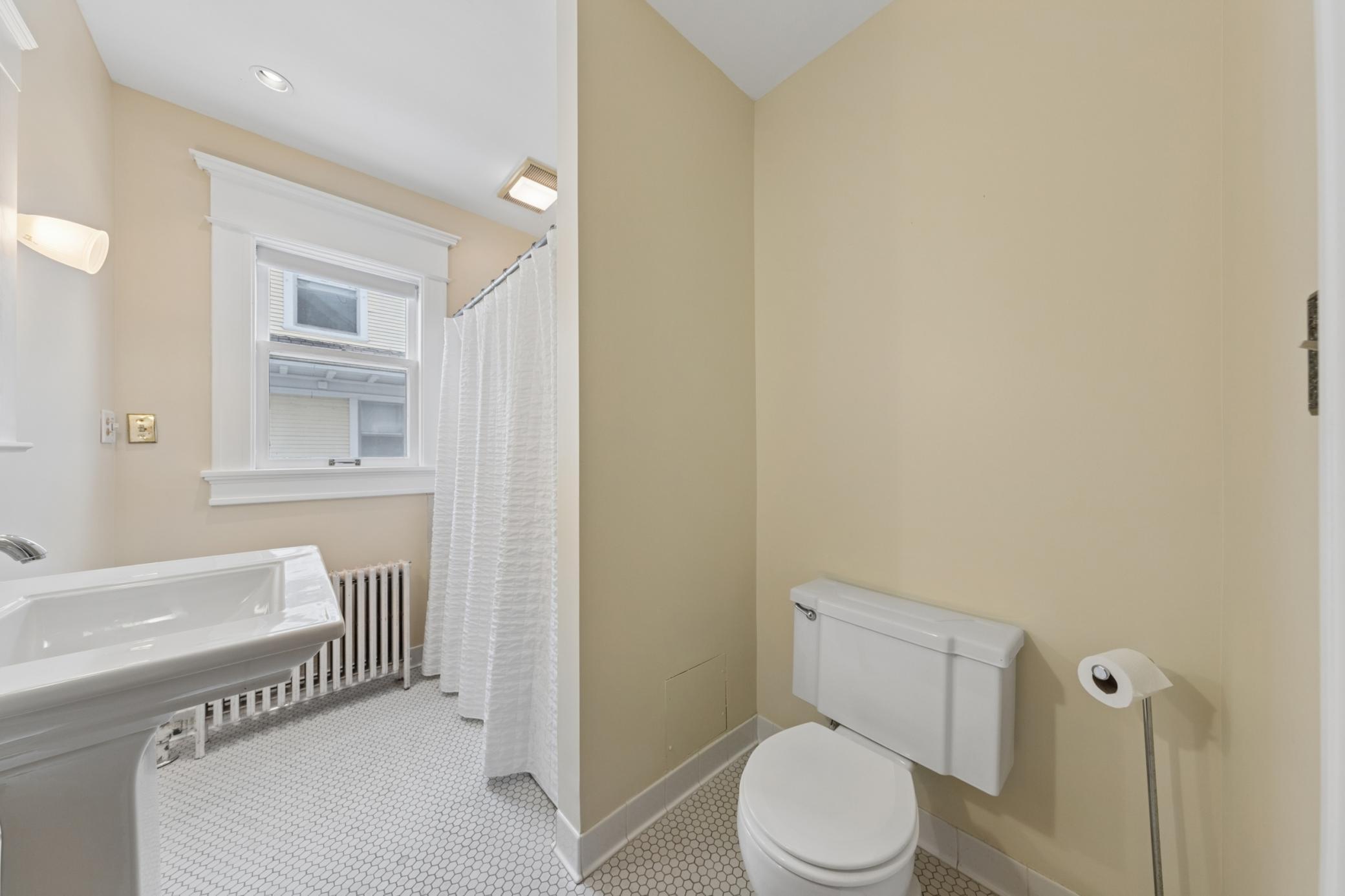 1732 Summit Avenue Property Photo 25