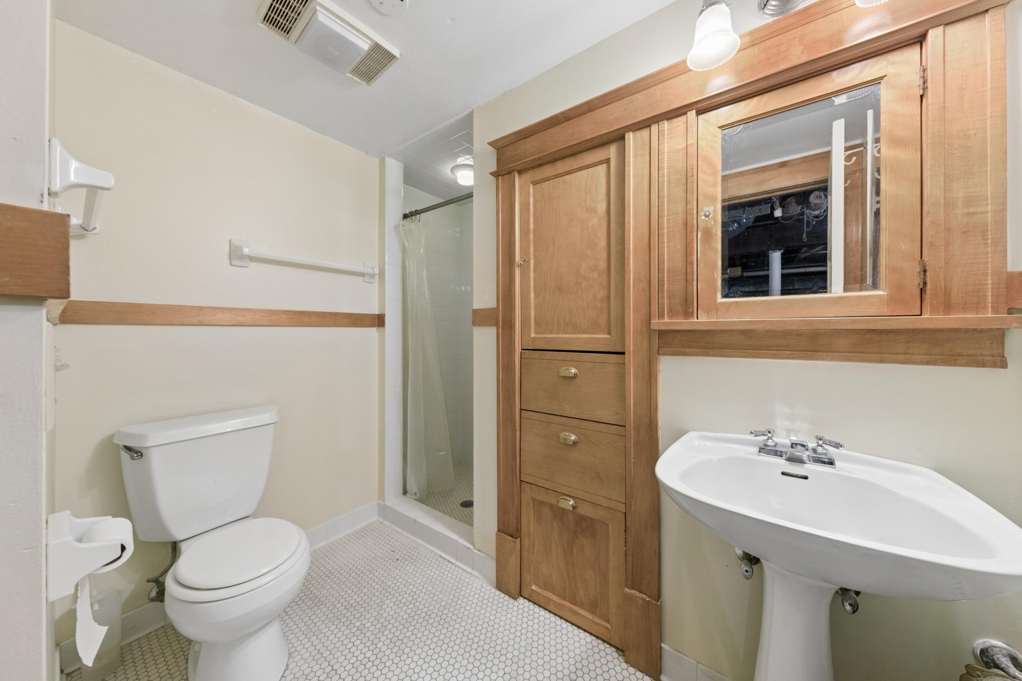 1732 Summit Avenue Property Photo 32