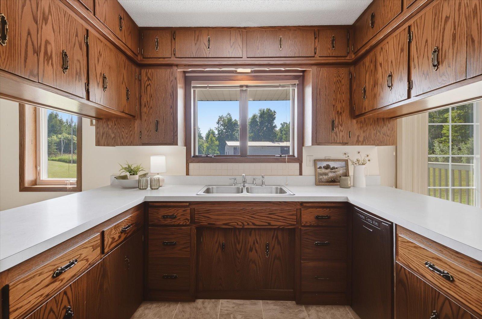 4979 Highway 7 Property Photo 10
