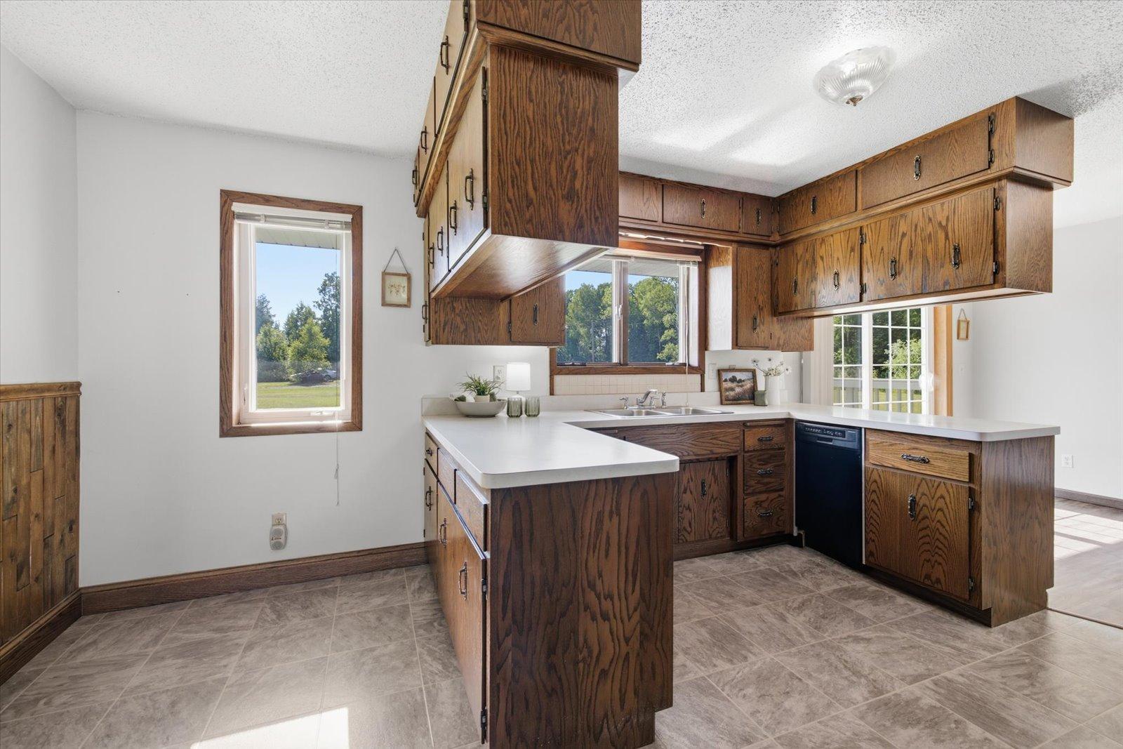 4979 Highway 7 Property Photo 11