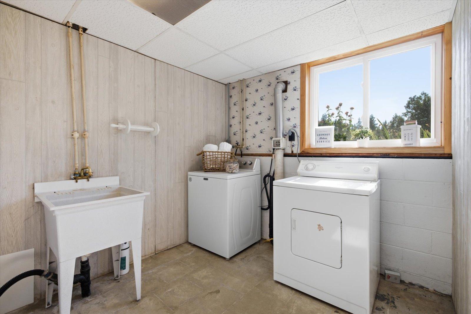 4979 Highway 7 Property Photo 32