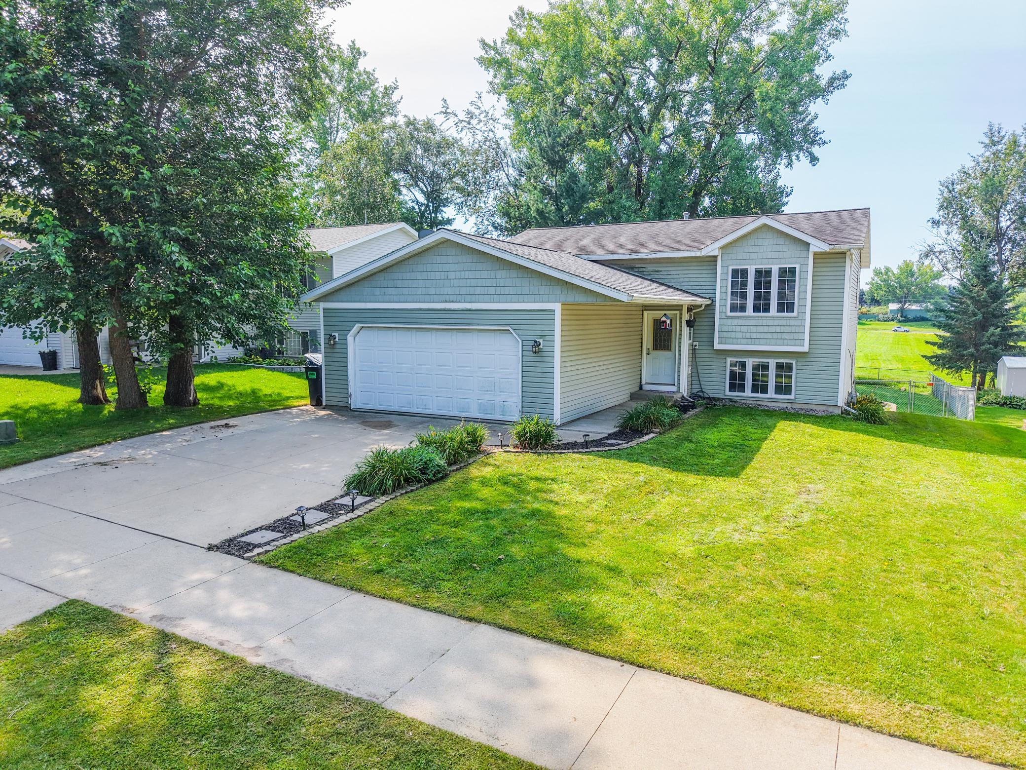 3834 Strathmore Lane Se Property Photo 1