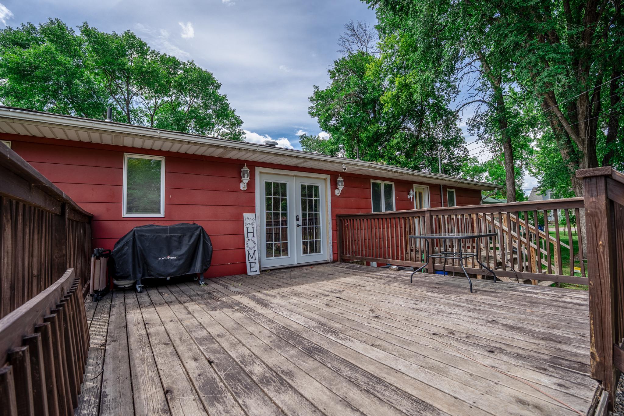 416 8th Avenue Property Photo 3