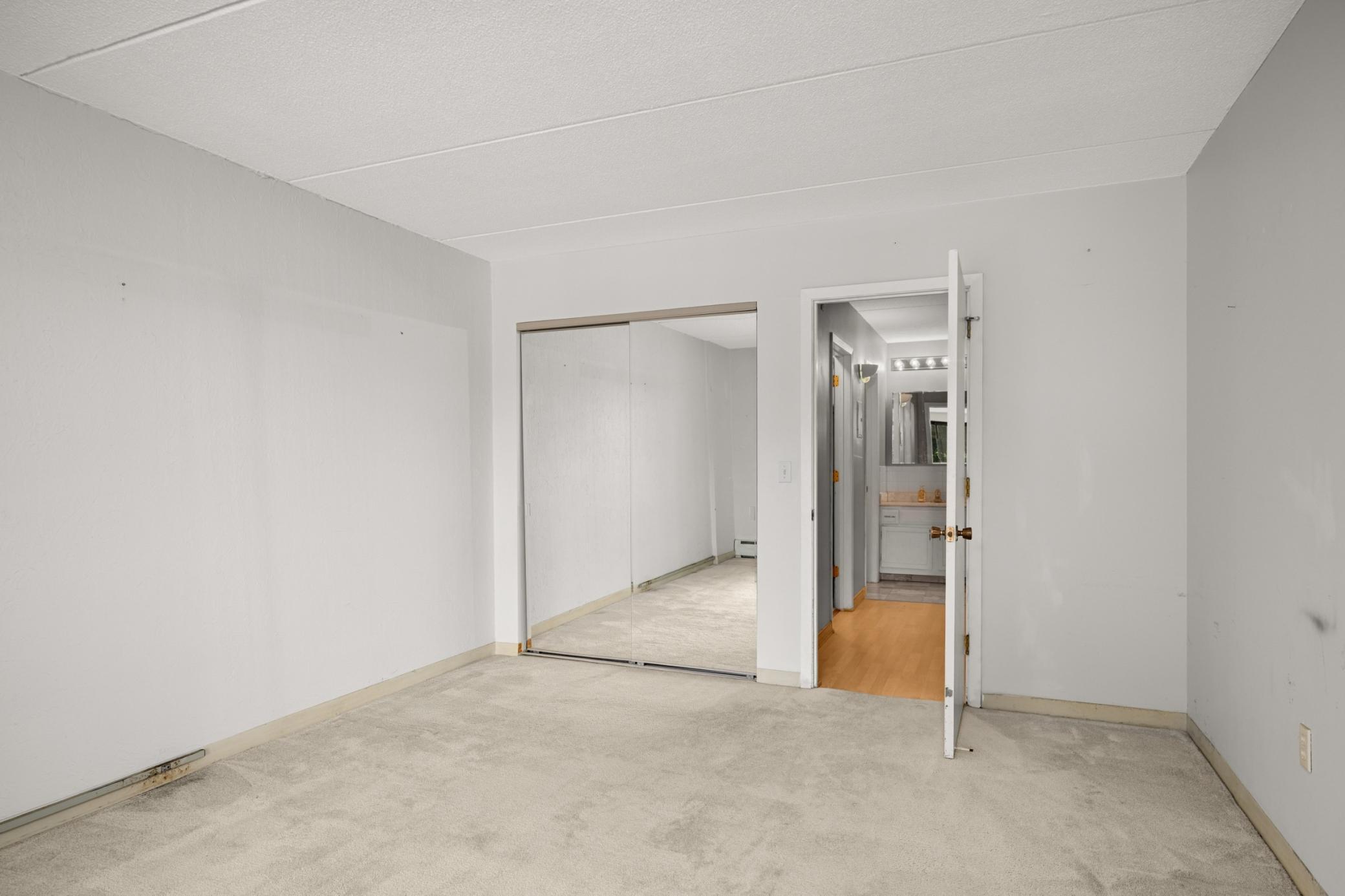 10501 Cedar Lake Road 413 Property Photo 13