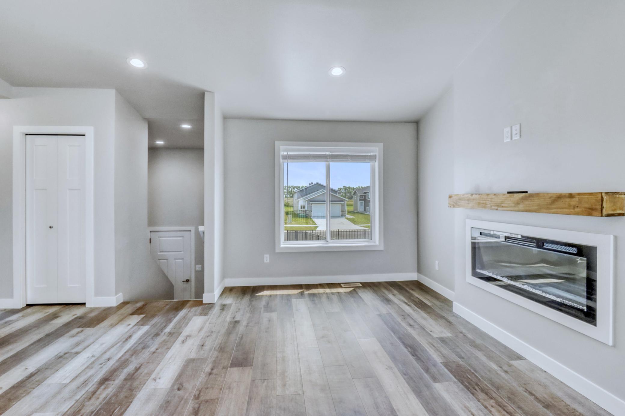 6879 67th Street S Property Photo 8