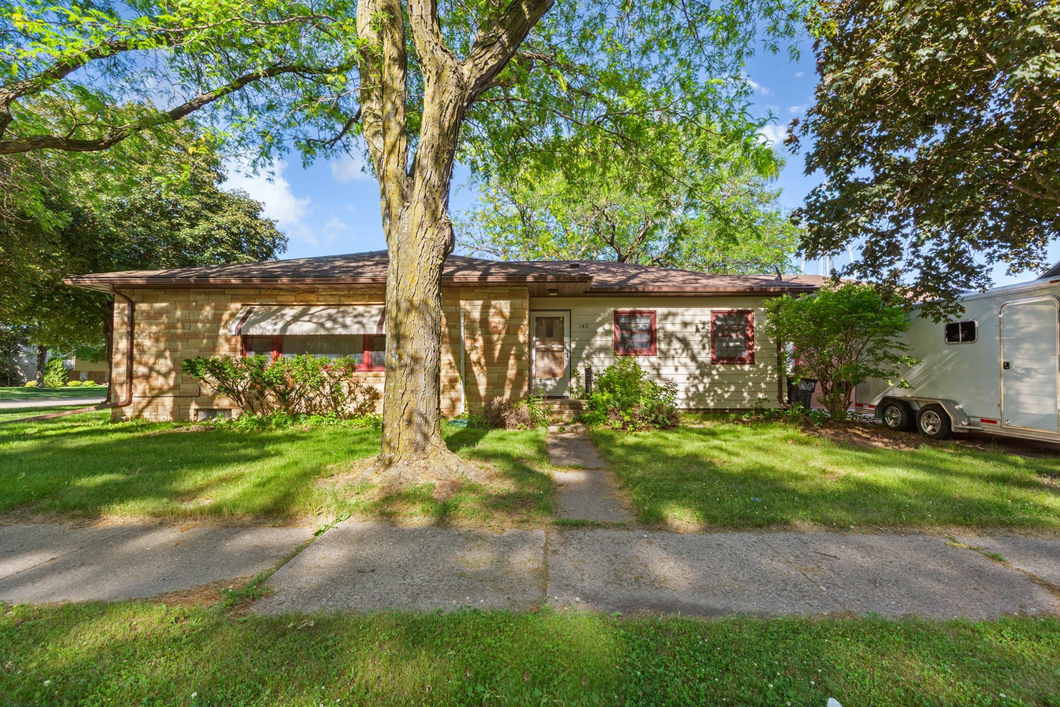 140 2nd Avenue N