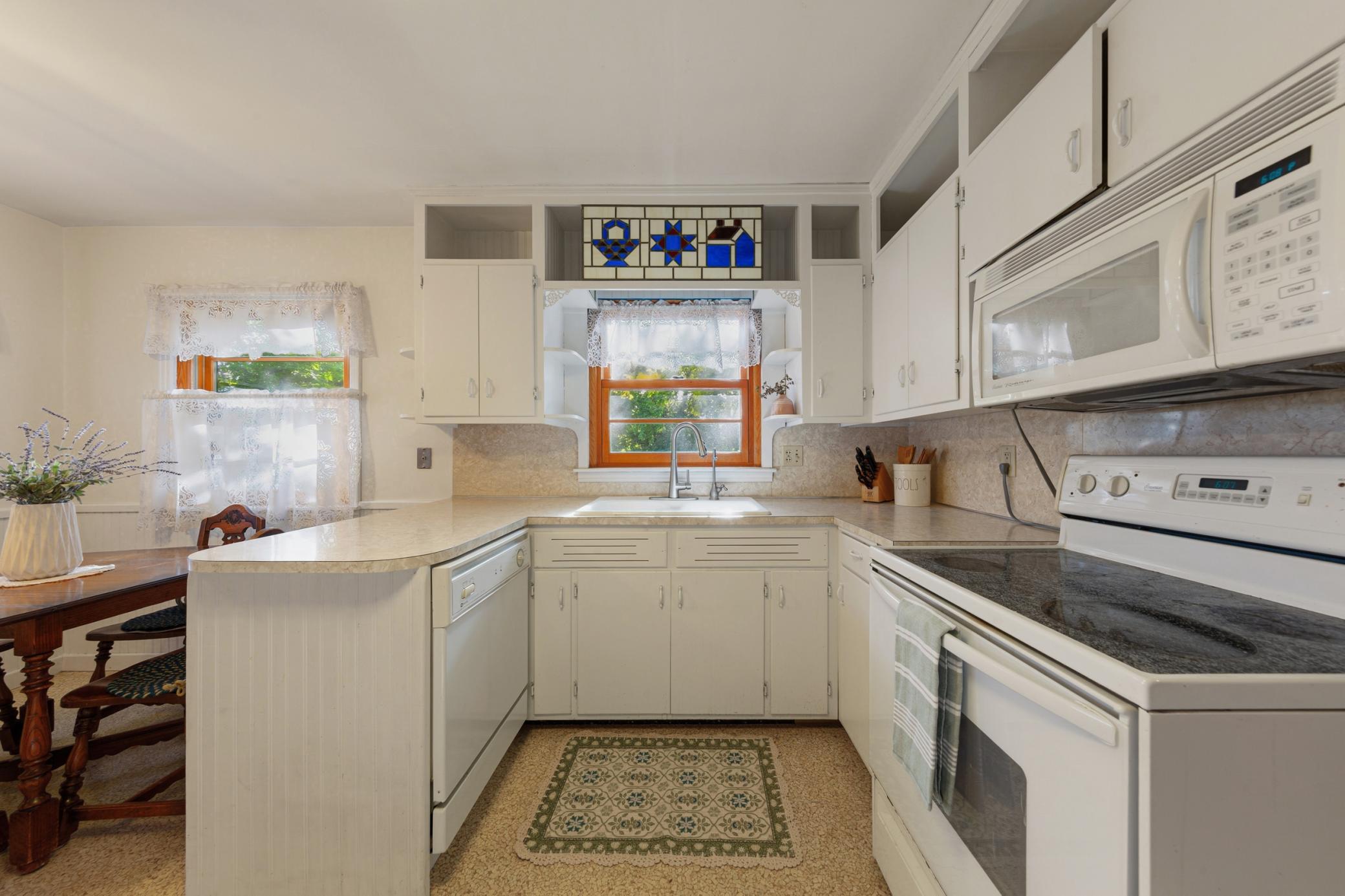 140 2nd Avenue N Property Photo 3