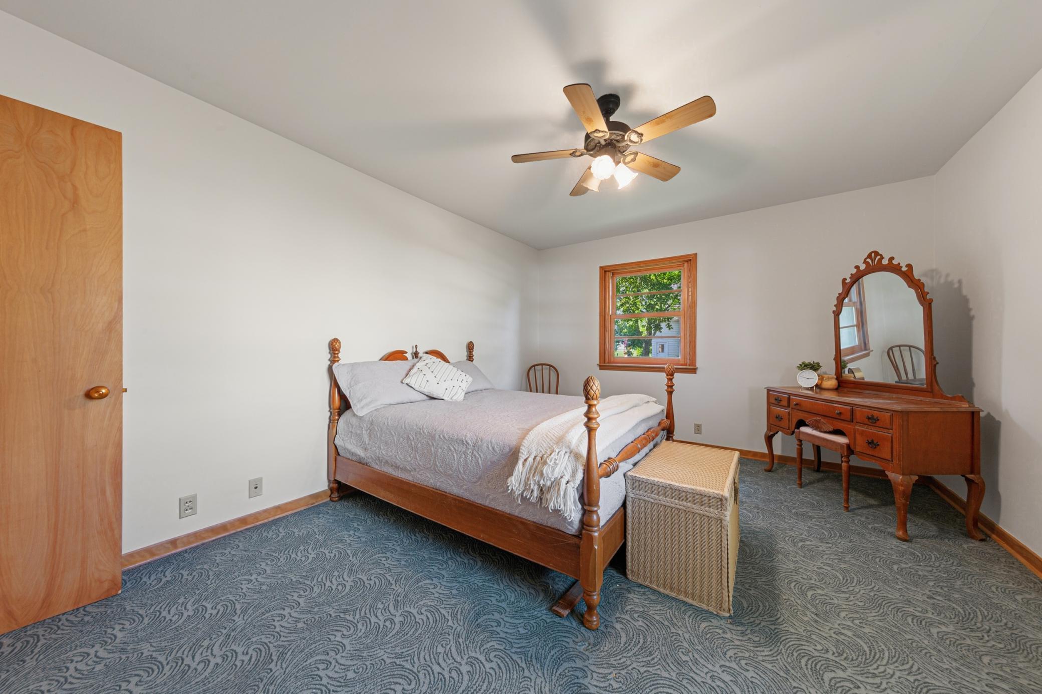 140 2nd Avenue N Property Photo 12
