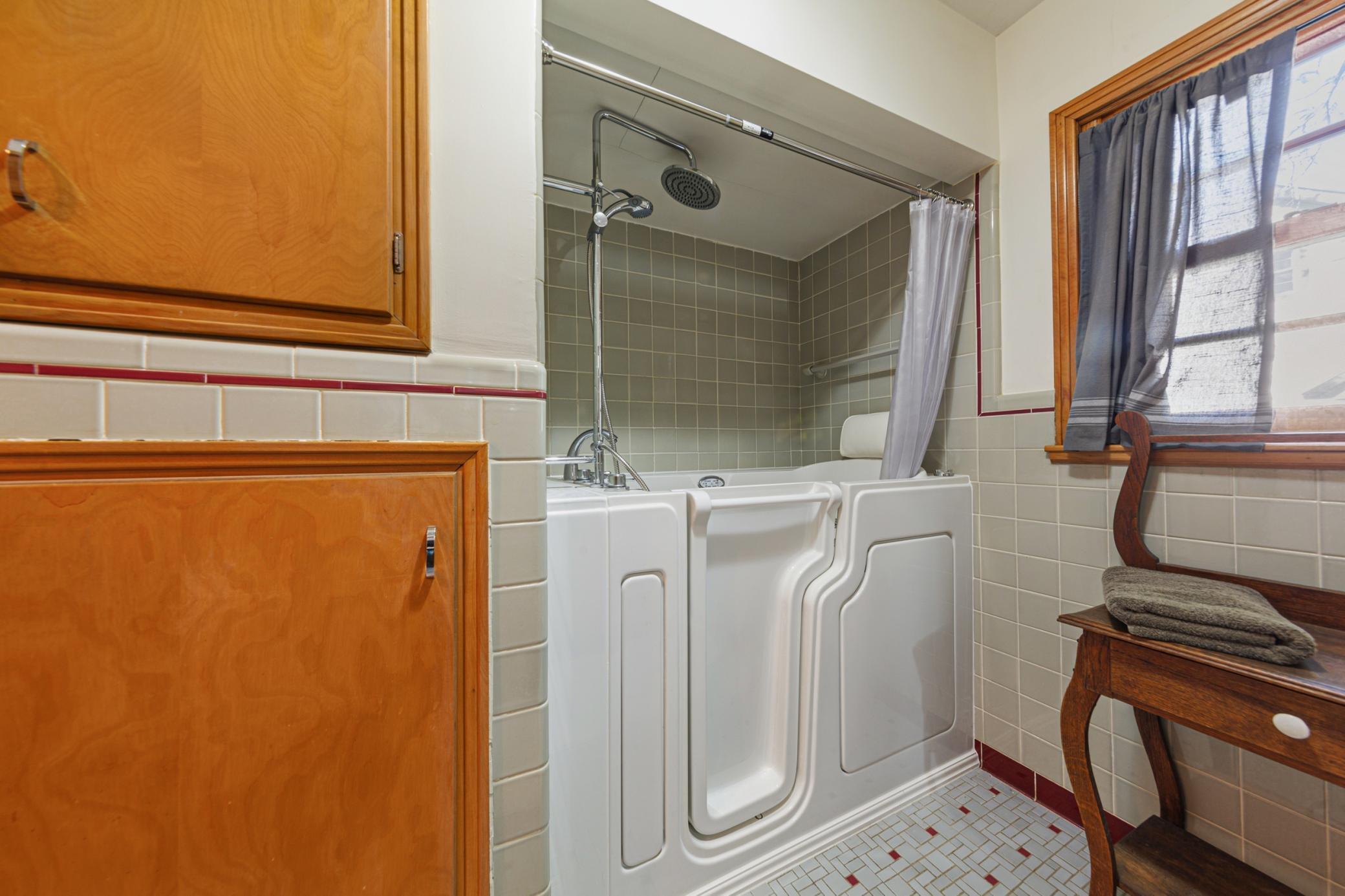 140 2nd Avenue N Property Photo 19