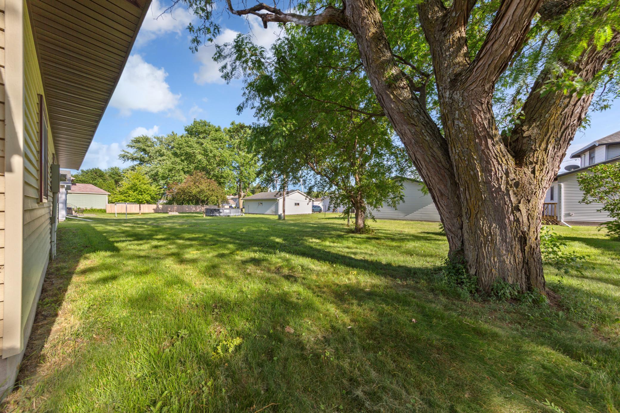 140 2nd Avenue N Property Photo 35