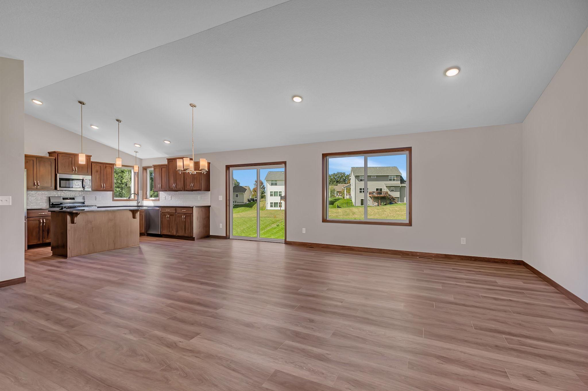 5869 Deer Street Property Photo 6