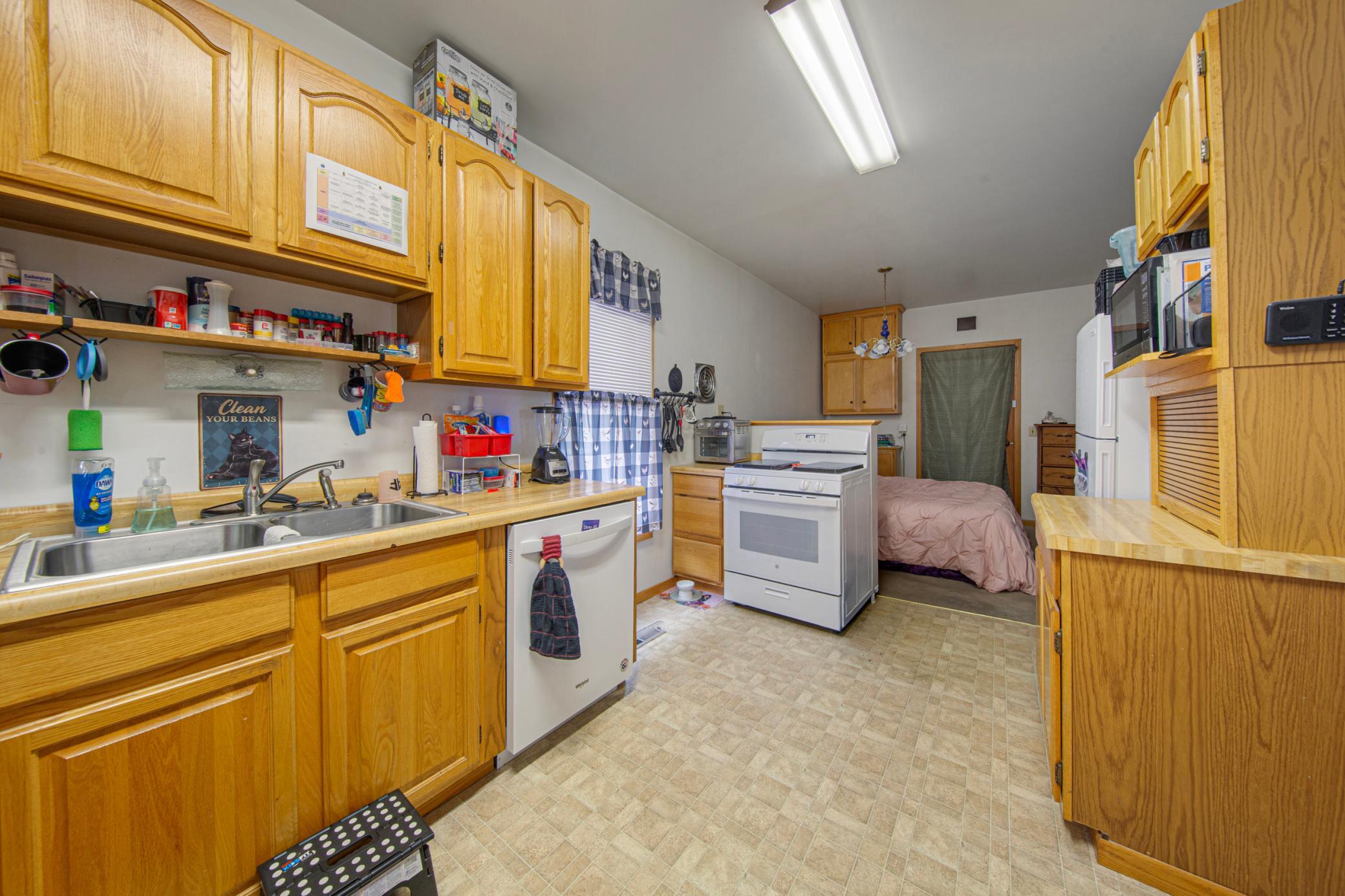 413 Glenwood Avenue Property Photo 11