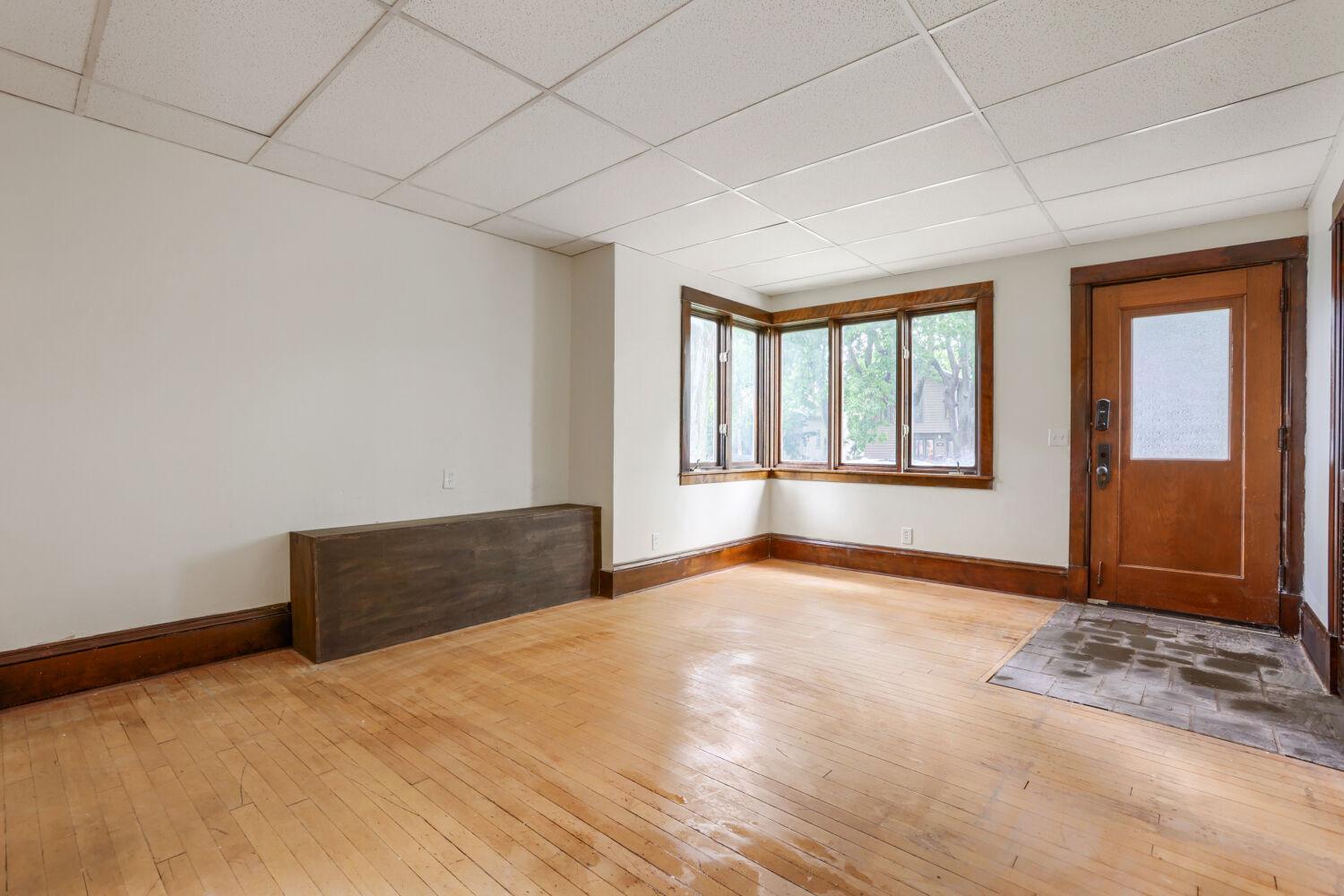 1092 25th Avenue Se Property Photo 9
