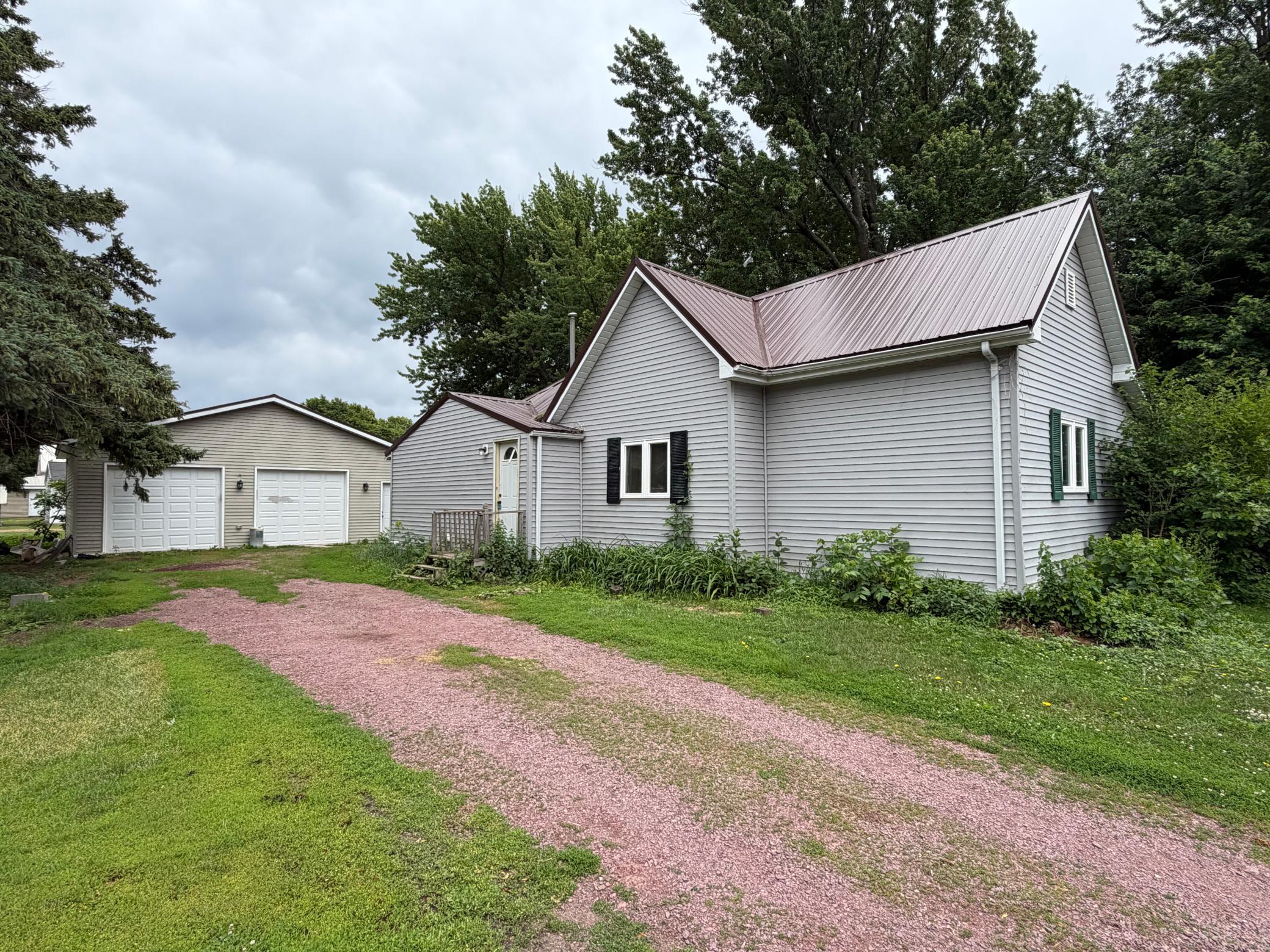 427 Cedar Avenue Property Photo 1