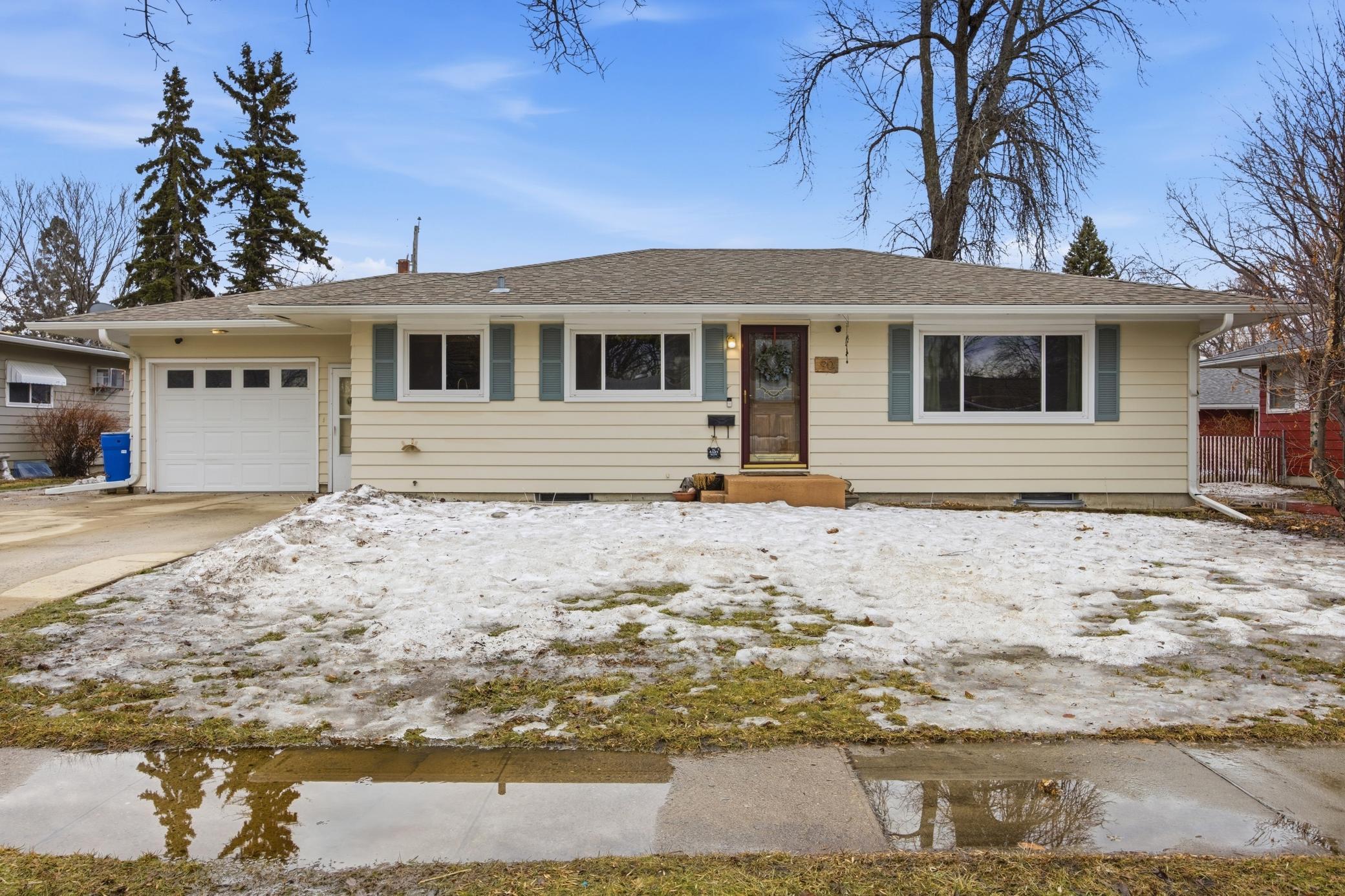 90 25th Avenue N Property Photo 1