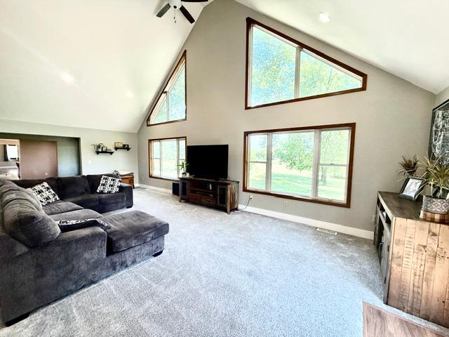 275 E High Street Property Photo 14