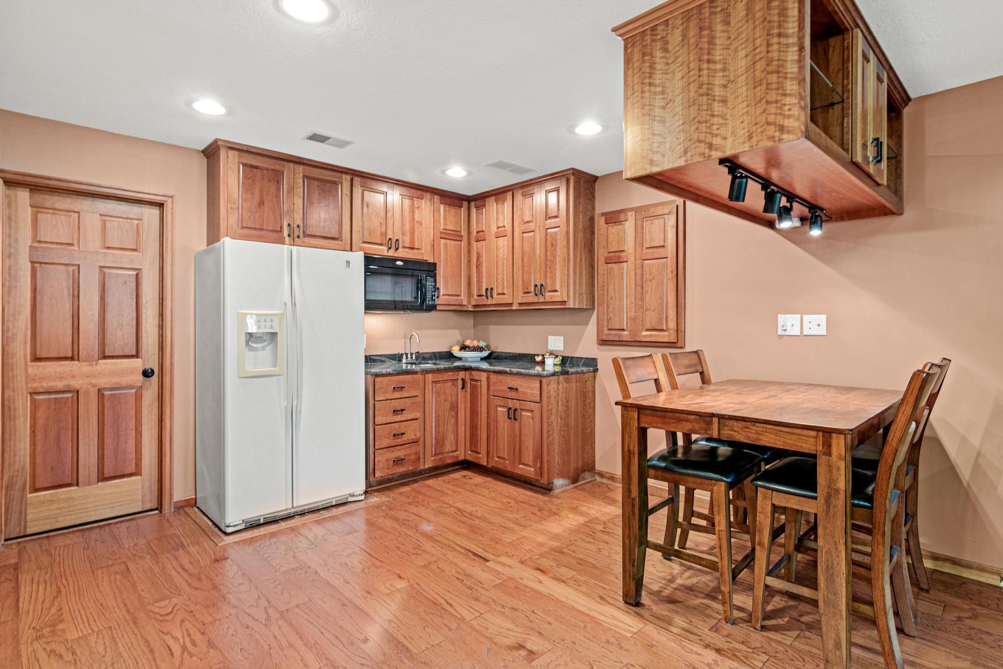 9832 Rosemill Circle N Property Photo 33