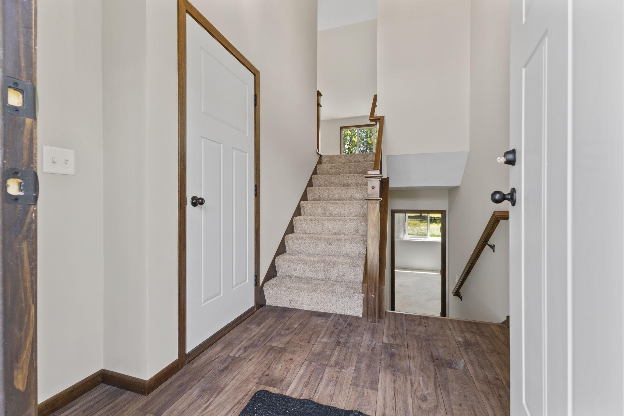 520 Lois Lane Property Photo 4