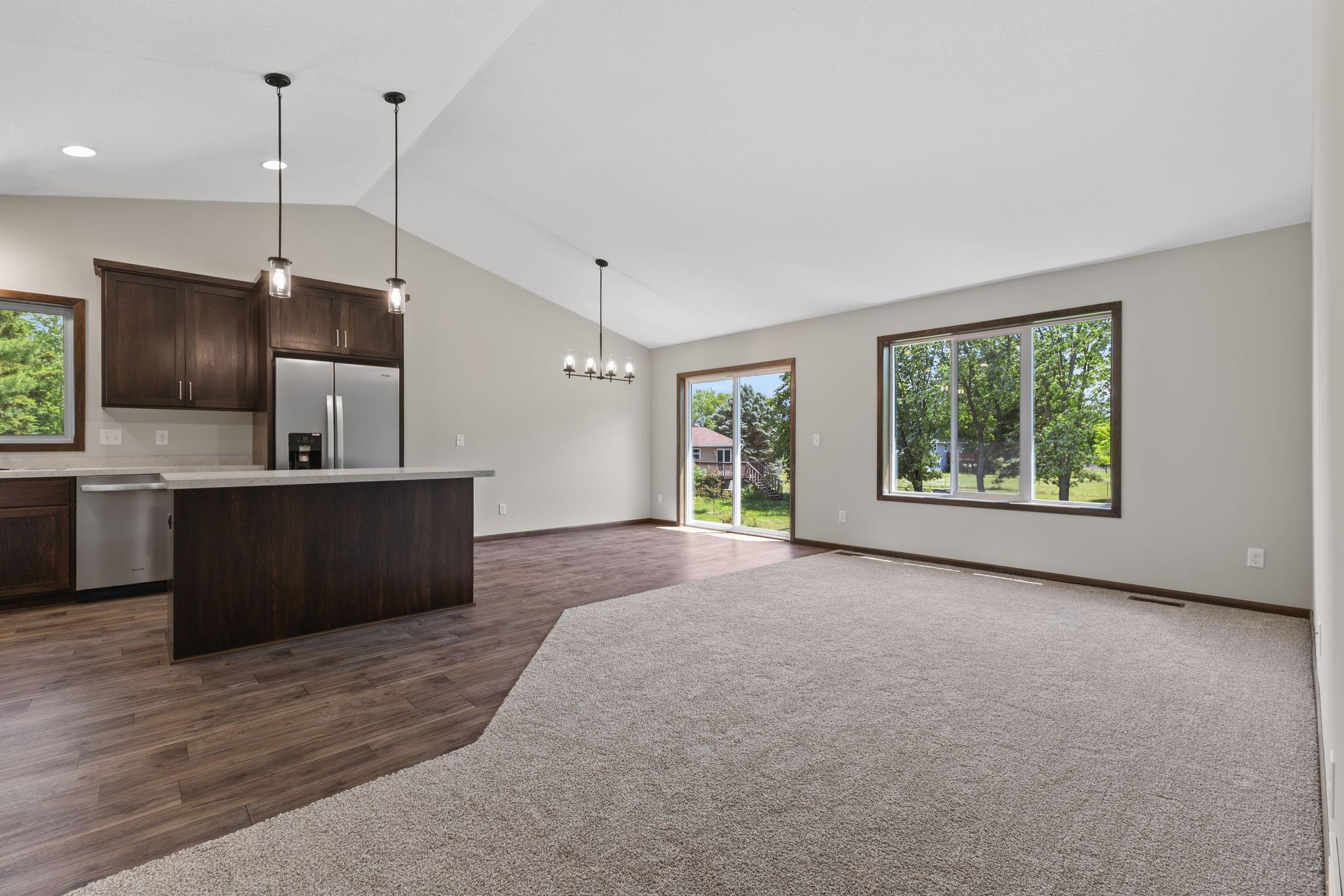 520 Lois Lane Property Photo 6