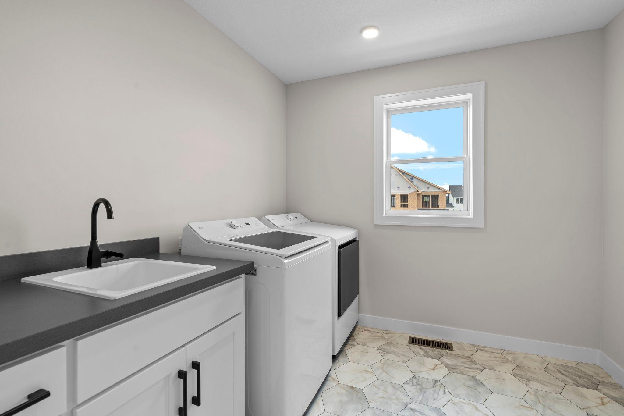 3779 Knightsbridge Lane N Property Photo 33