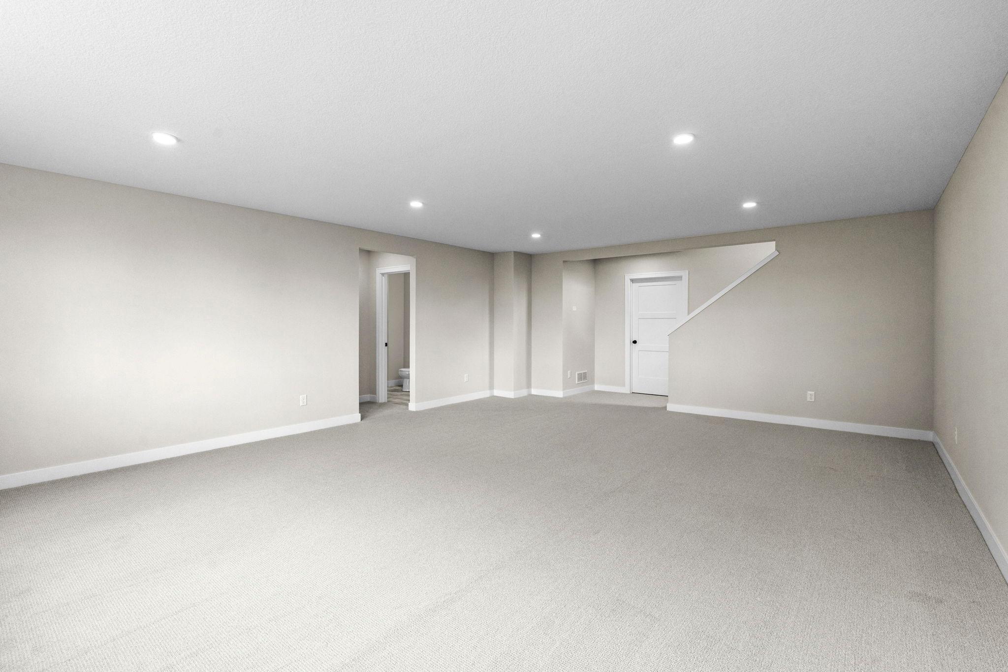 3779 Knightsbridge Lane N Property Photo 43