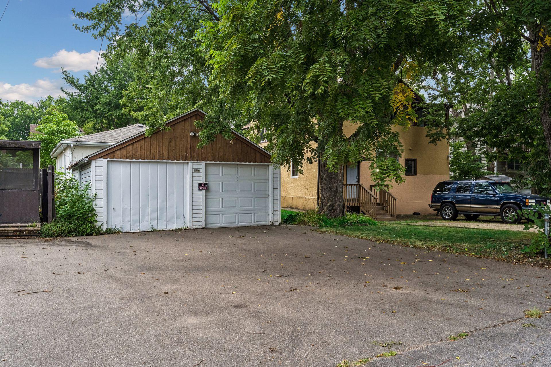 840 Armstrong Avenue Property Photo 33