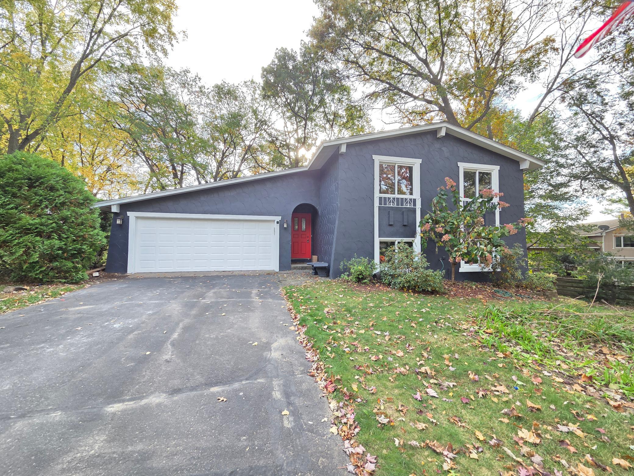 4174 Oakcrest Drive Property Photo 1