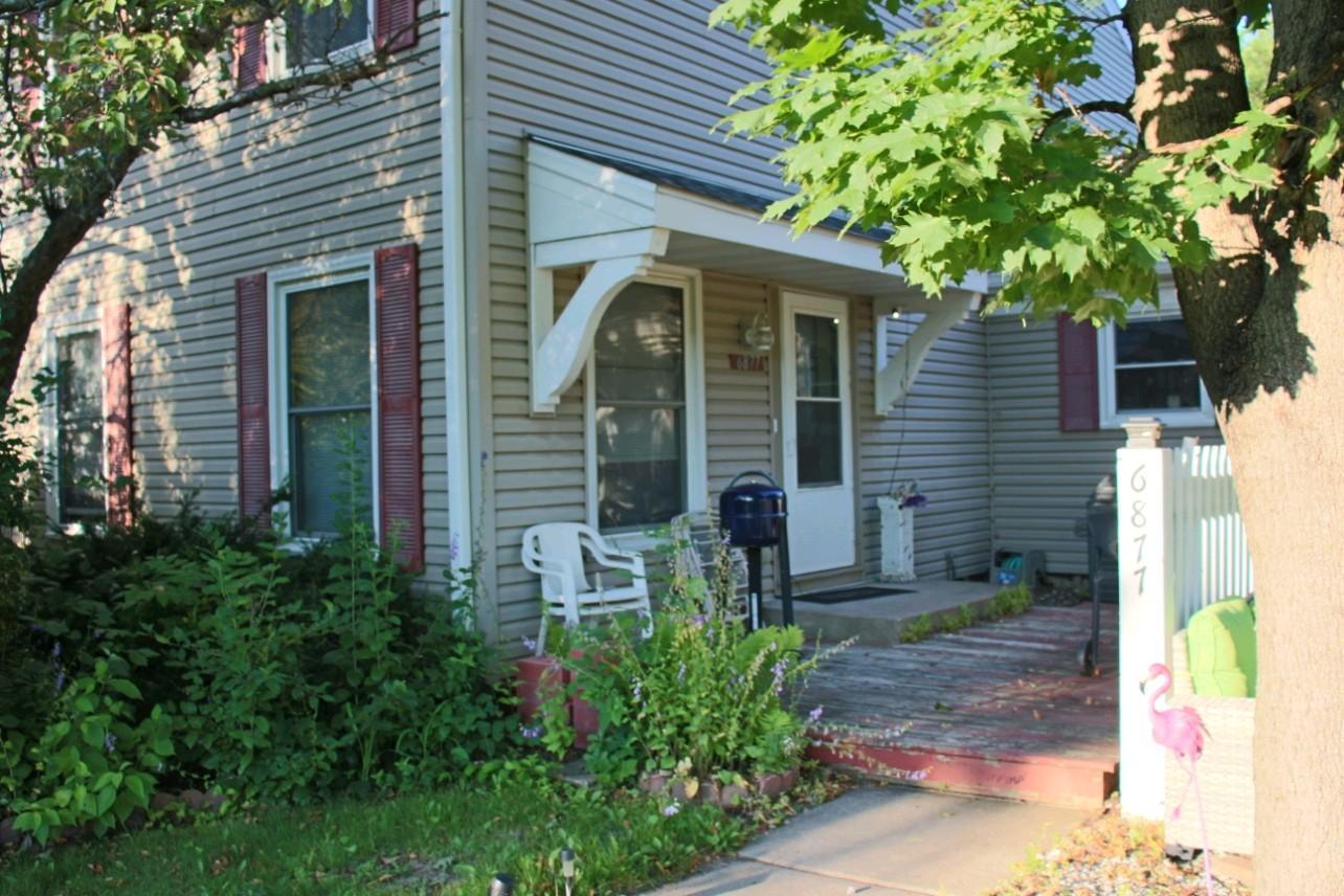 6877 Grenwich Lane N Property Photo 15