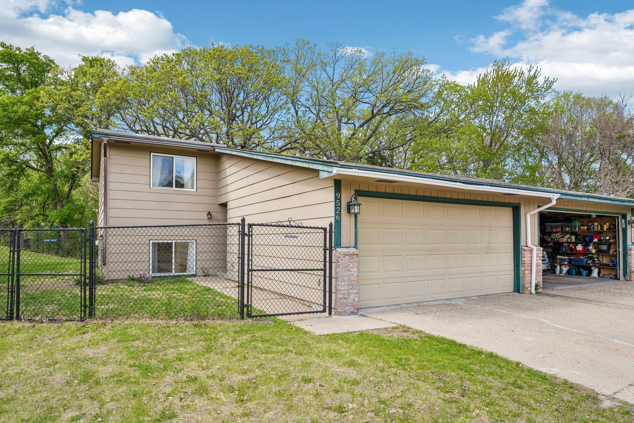 9526 Grey Widgeon Place