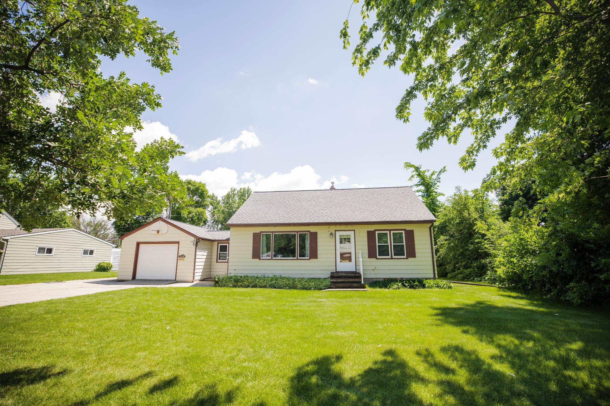 1006 Poughkeepsie Avenue Property Photo 1