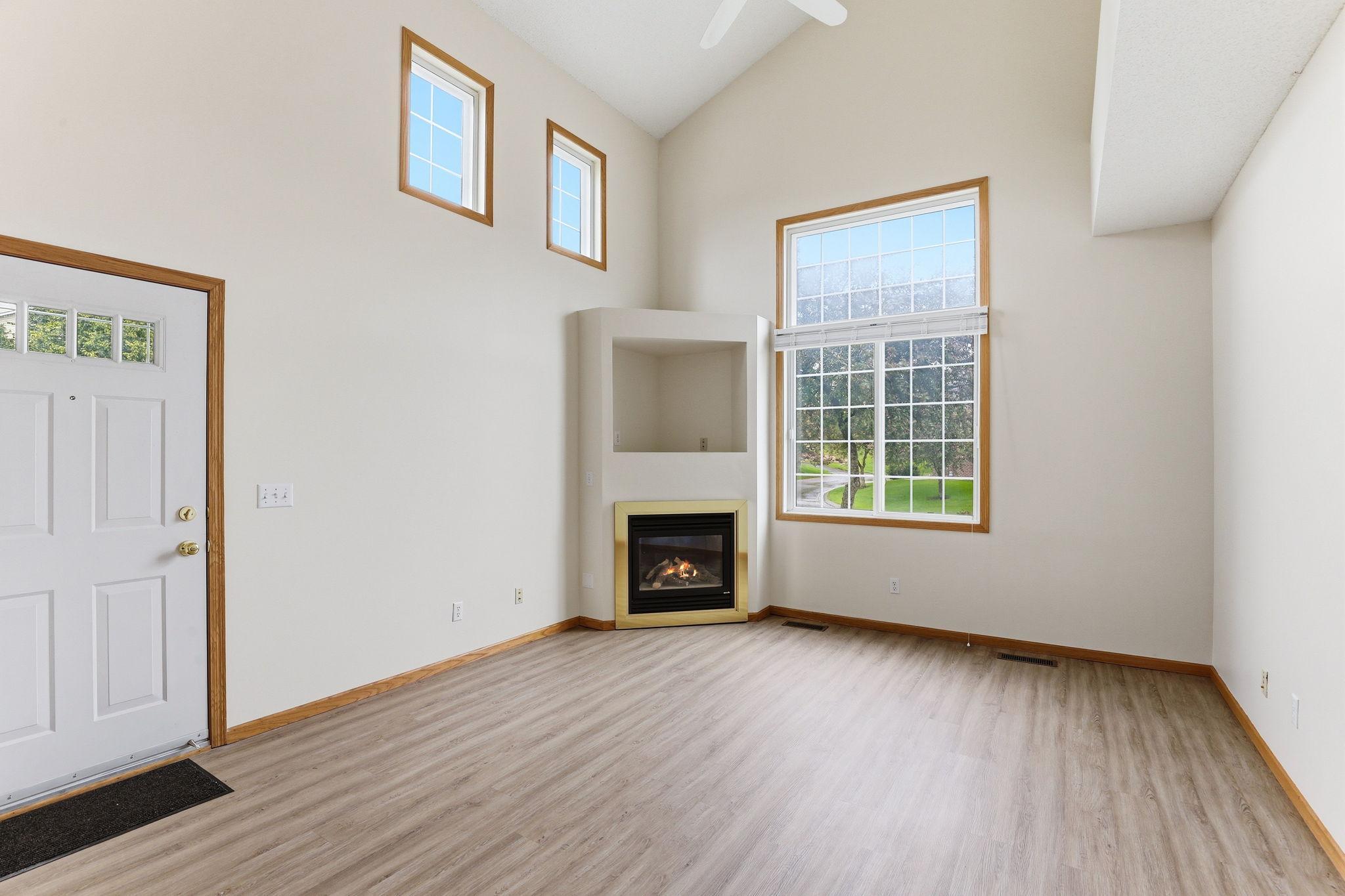 3128 Juniper Lane E Property Photo 3