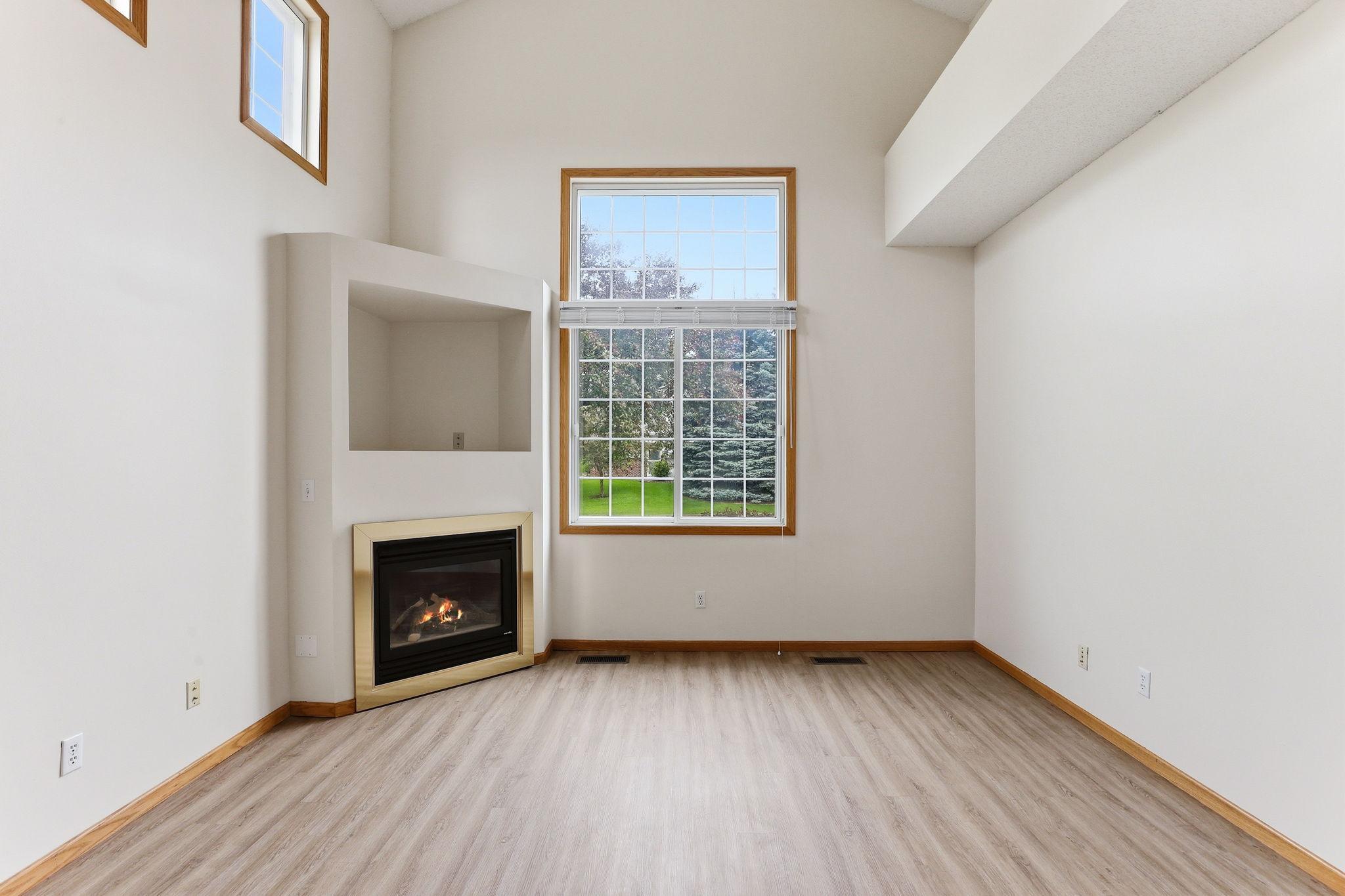 3128 Juniper Lane E Property Photo 4