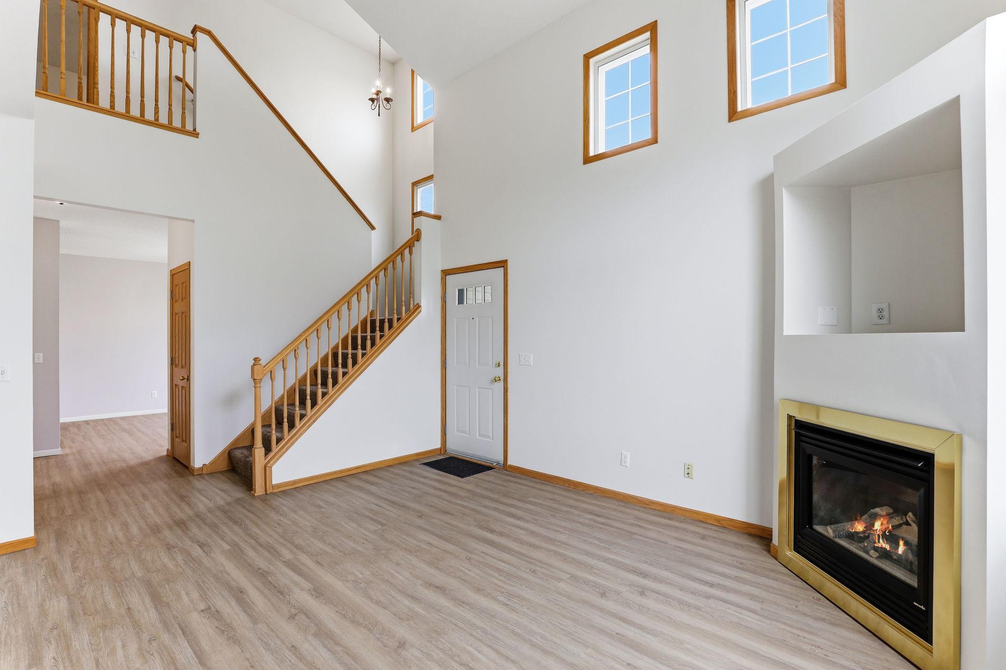 3128 Juniper Lane E Property Photo 5