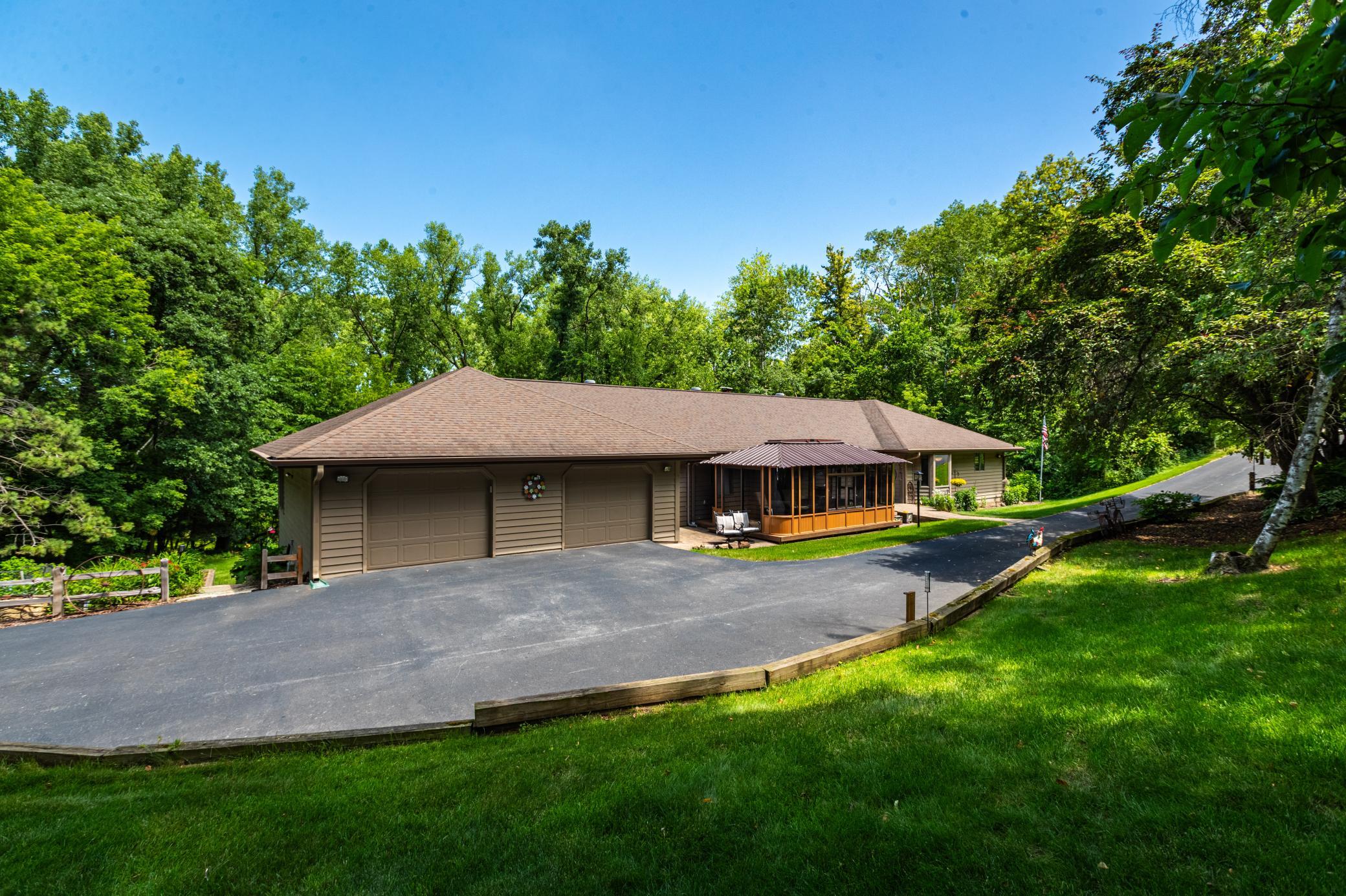 47060 Queens Cove Circle Property Photo 1