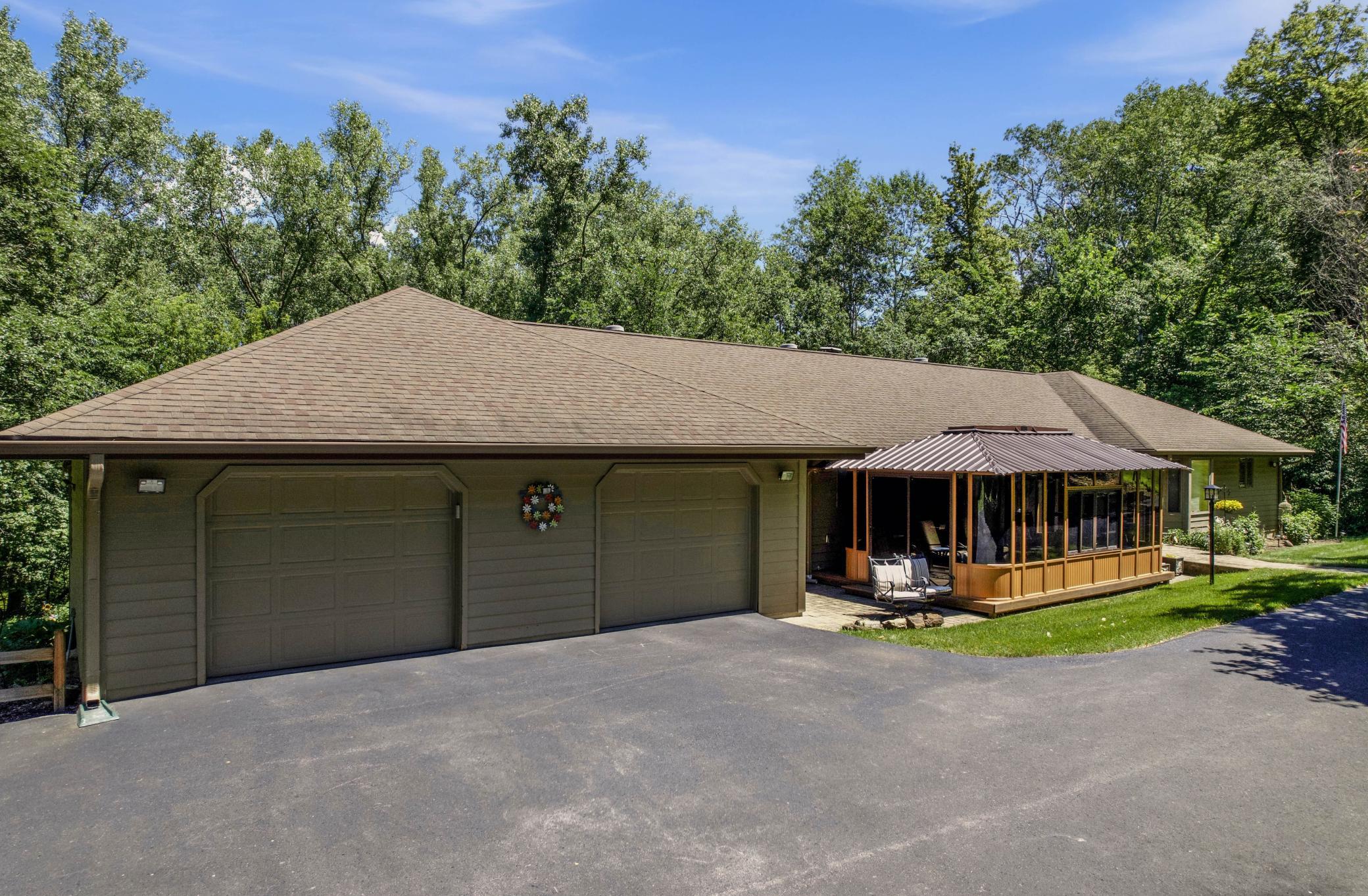 47060 Queens Cove Circle Property Photo 3