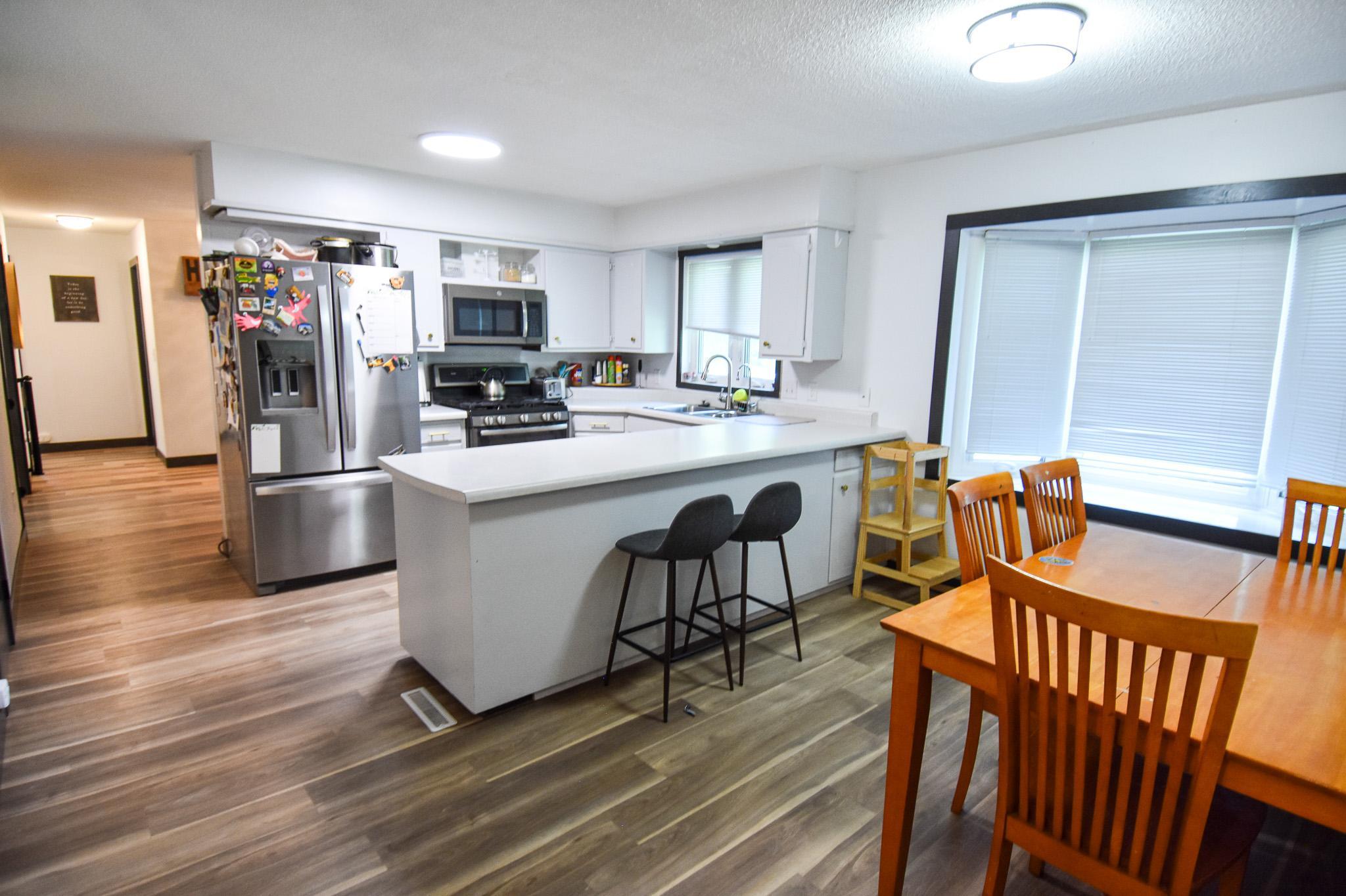 718 Stephen Avenue Property Photo 12