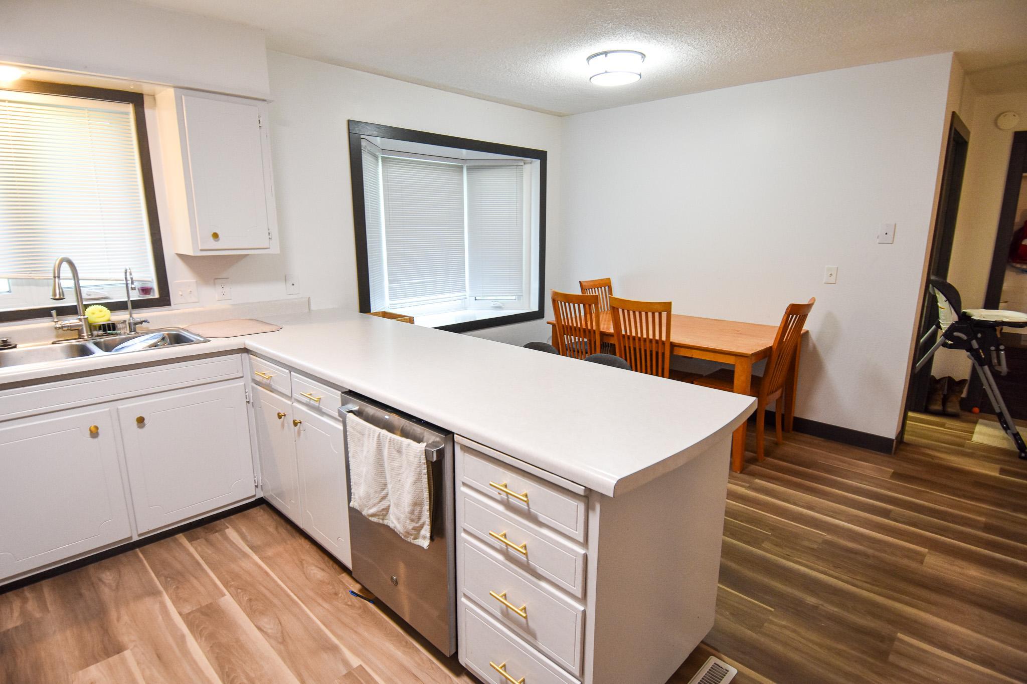 718 Stephen Avenue Property Photo 18