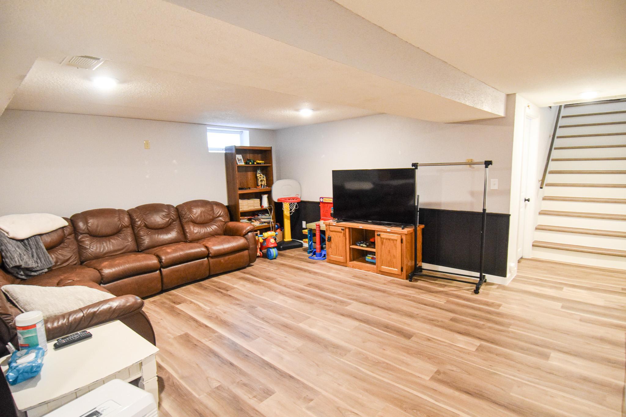 718 Stephen Avenue Property Photo 38